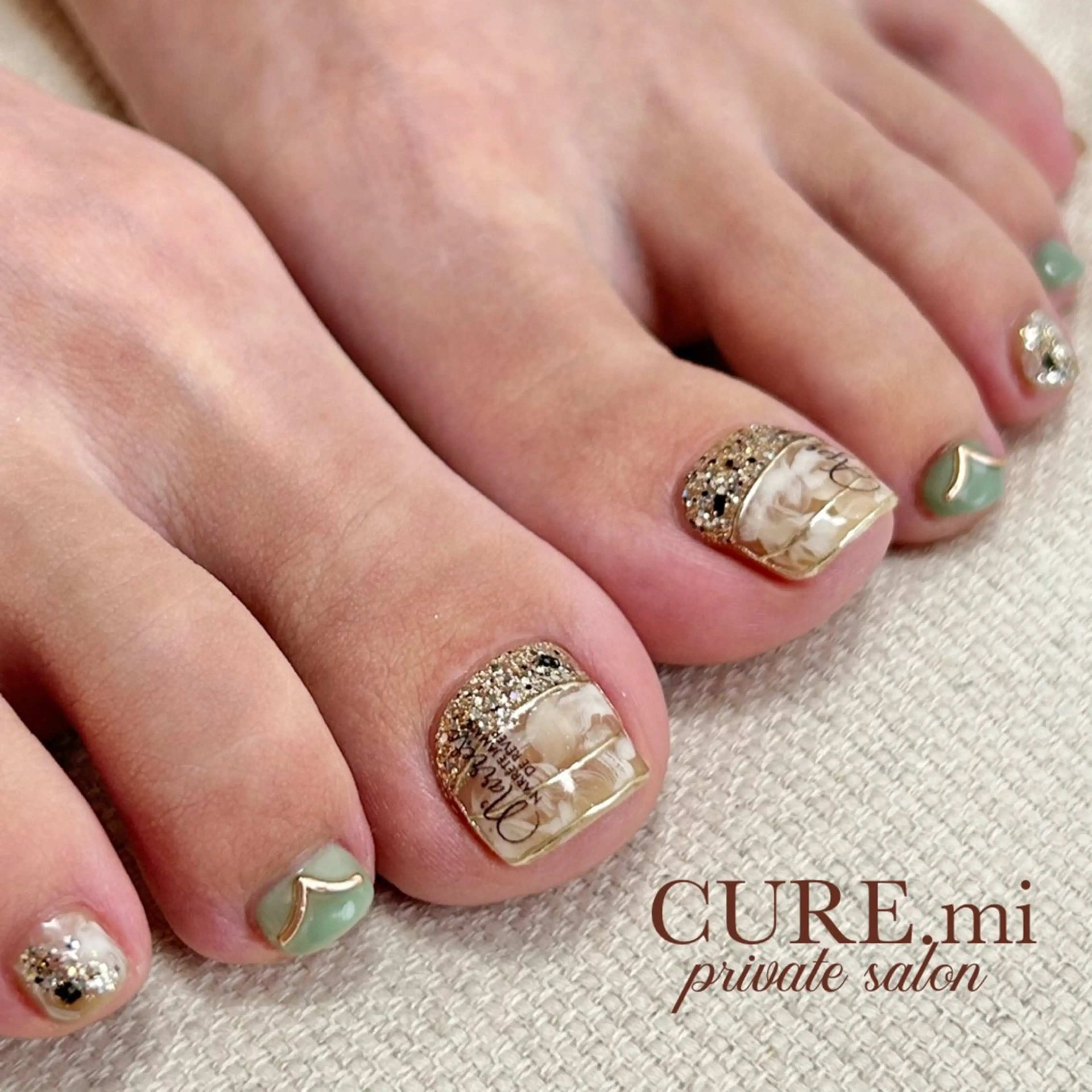 ネイル フットネイル ニュアンスネイル フットネイル CURE.mi所属・伊藤 美香のネイルデザイン