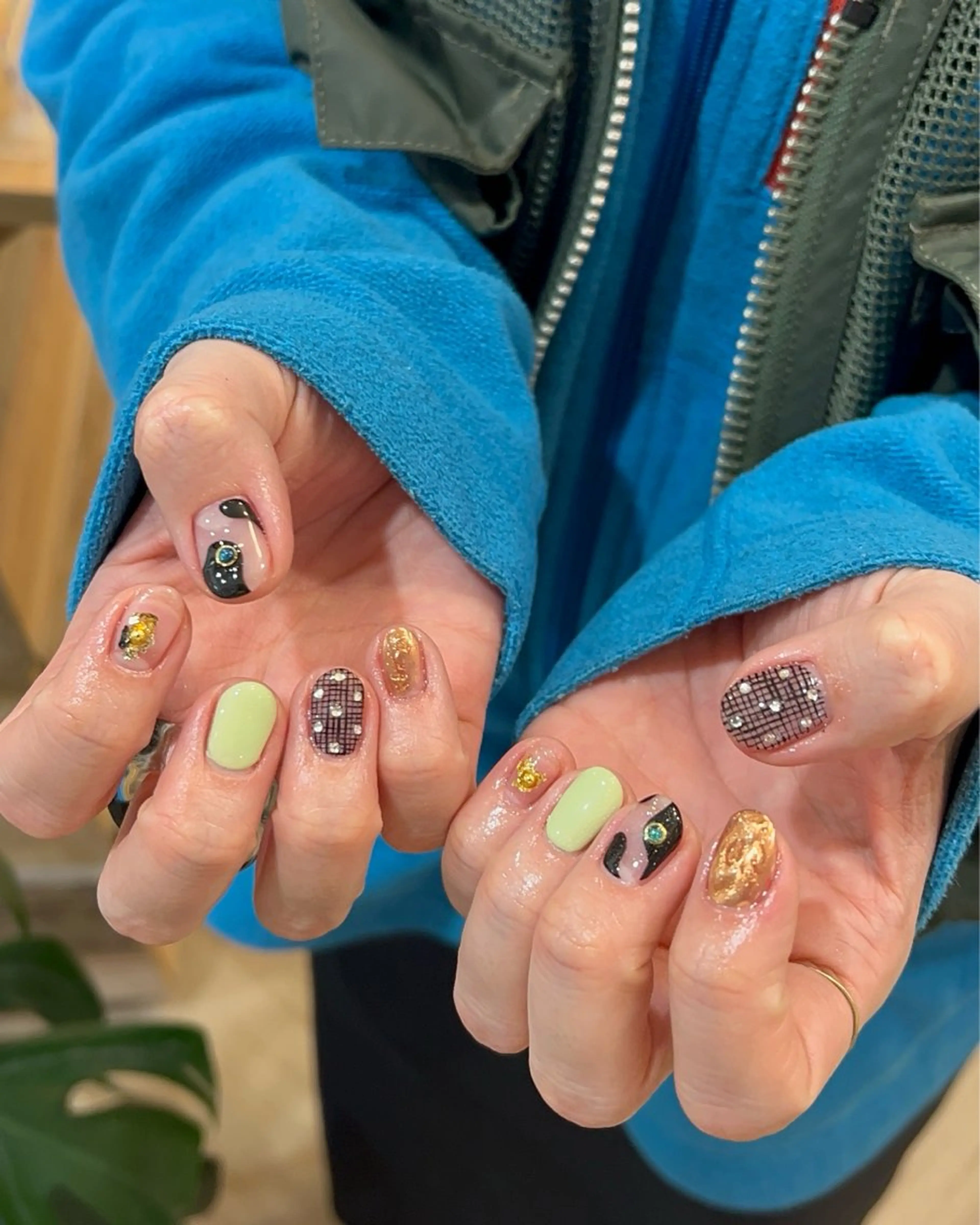 ネイル ハンドネイル フットネイル ハンドケア Nes.Nail所属・Miyagi Asamiのネイルデザイン