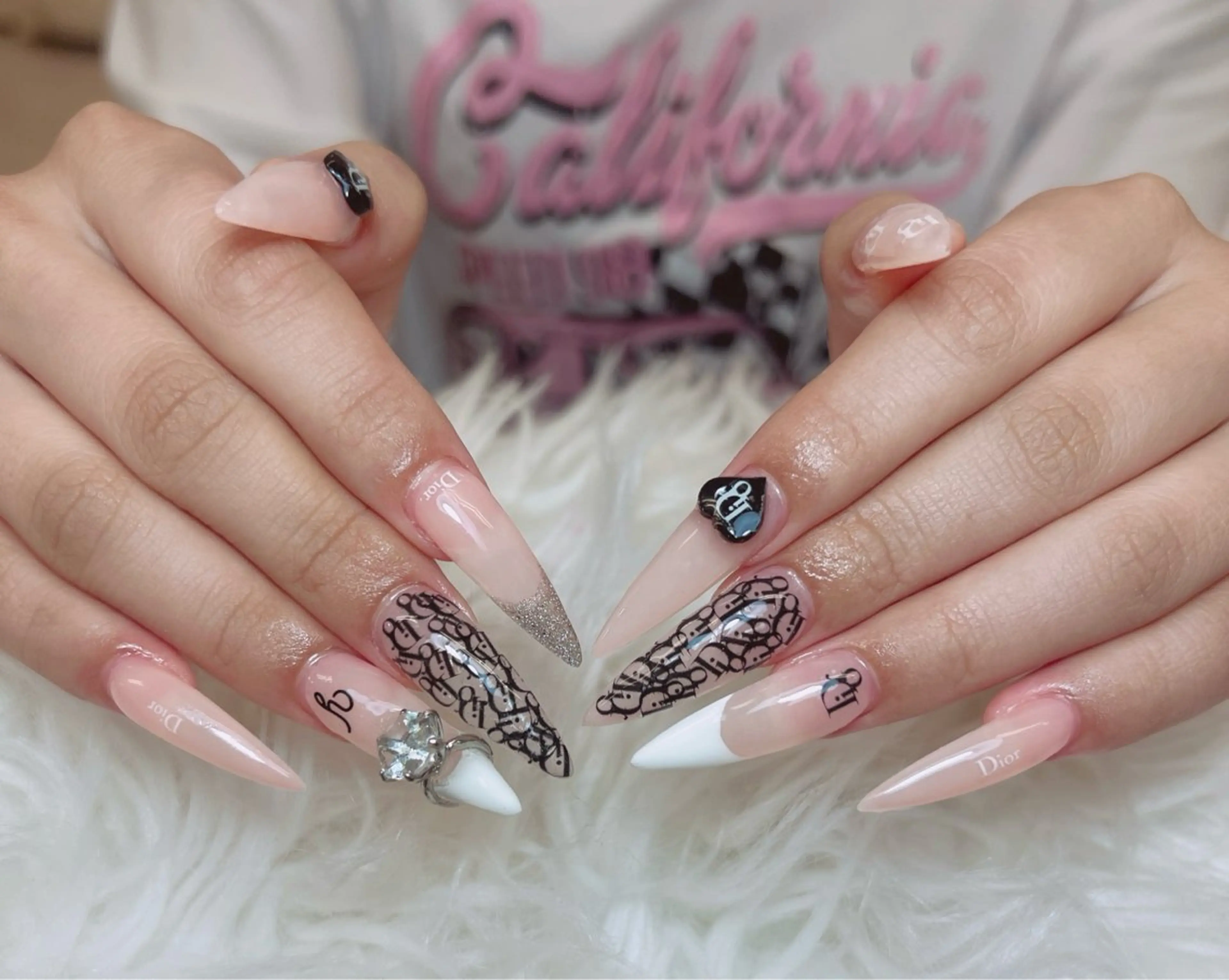 ネイル アートネイル オーロラネイル チークネイル 長さ出し フットネイル Noiranail_ studio所属・Noiranail_ studioのネイルデザイン