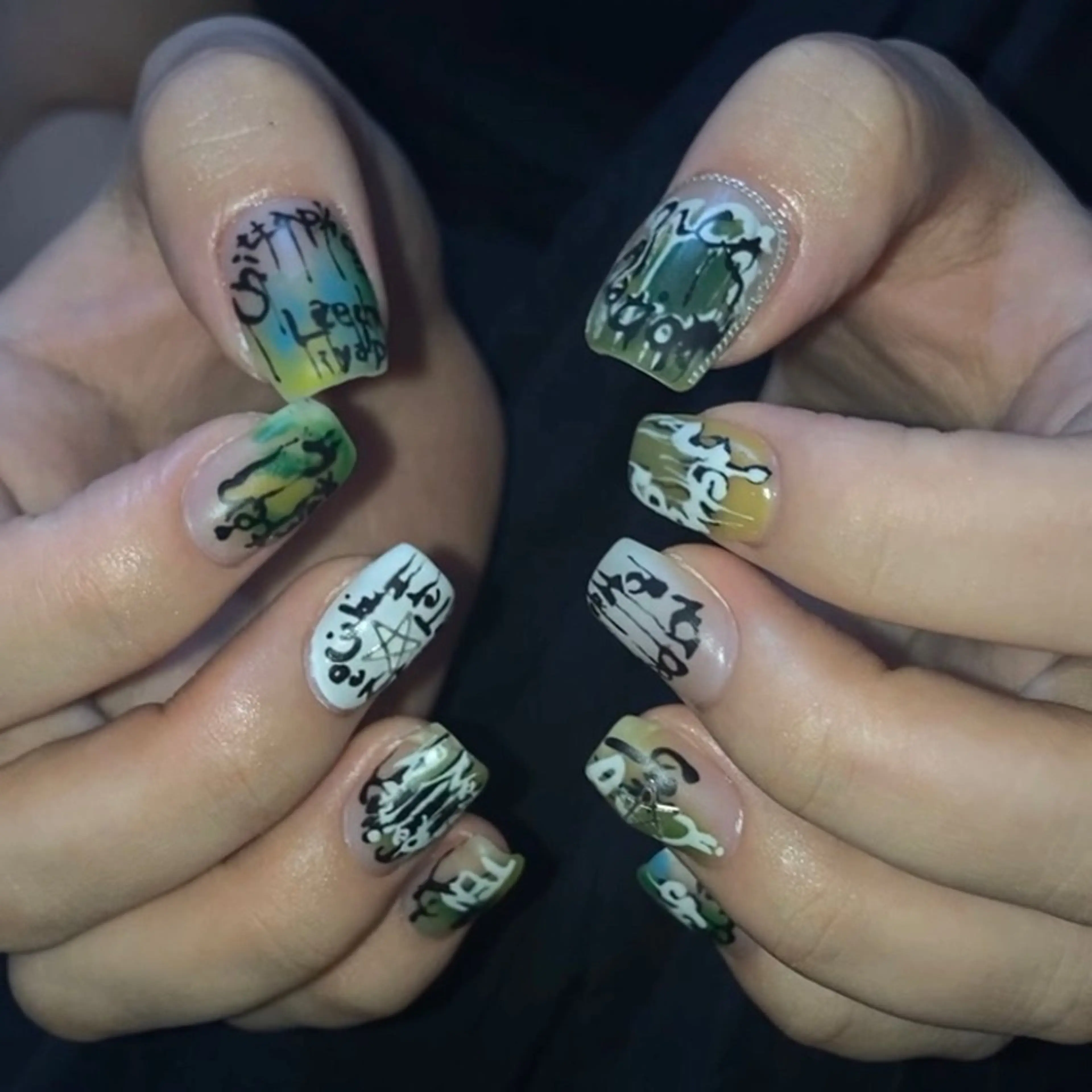 ネイル ハンドネイル フットネイル kana/モード ・グランジ⛓🎼のネイルデザイン