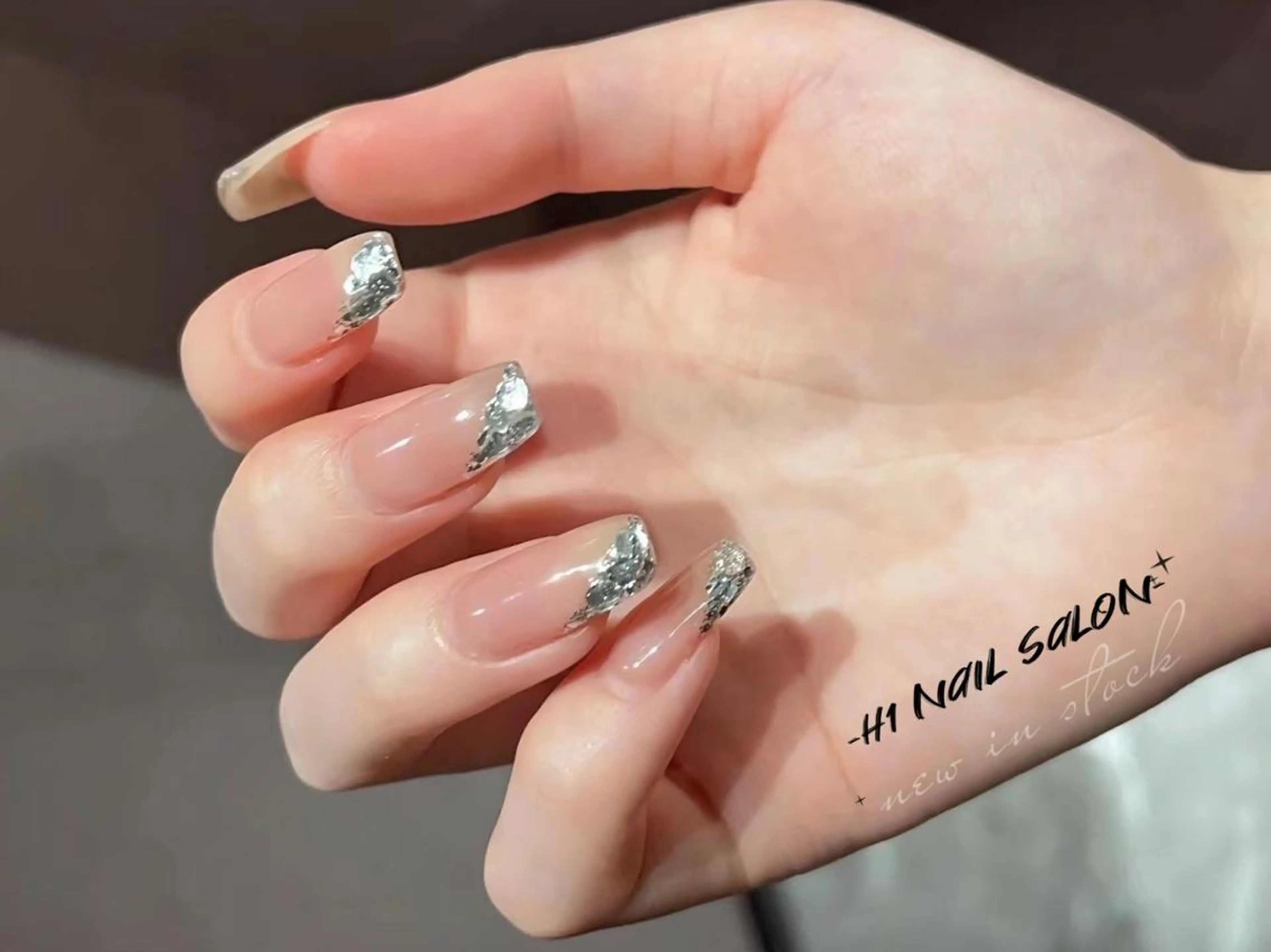 ミディアム H1 ネイル サロンのネイルデザイン