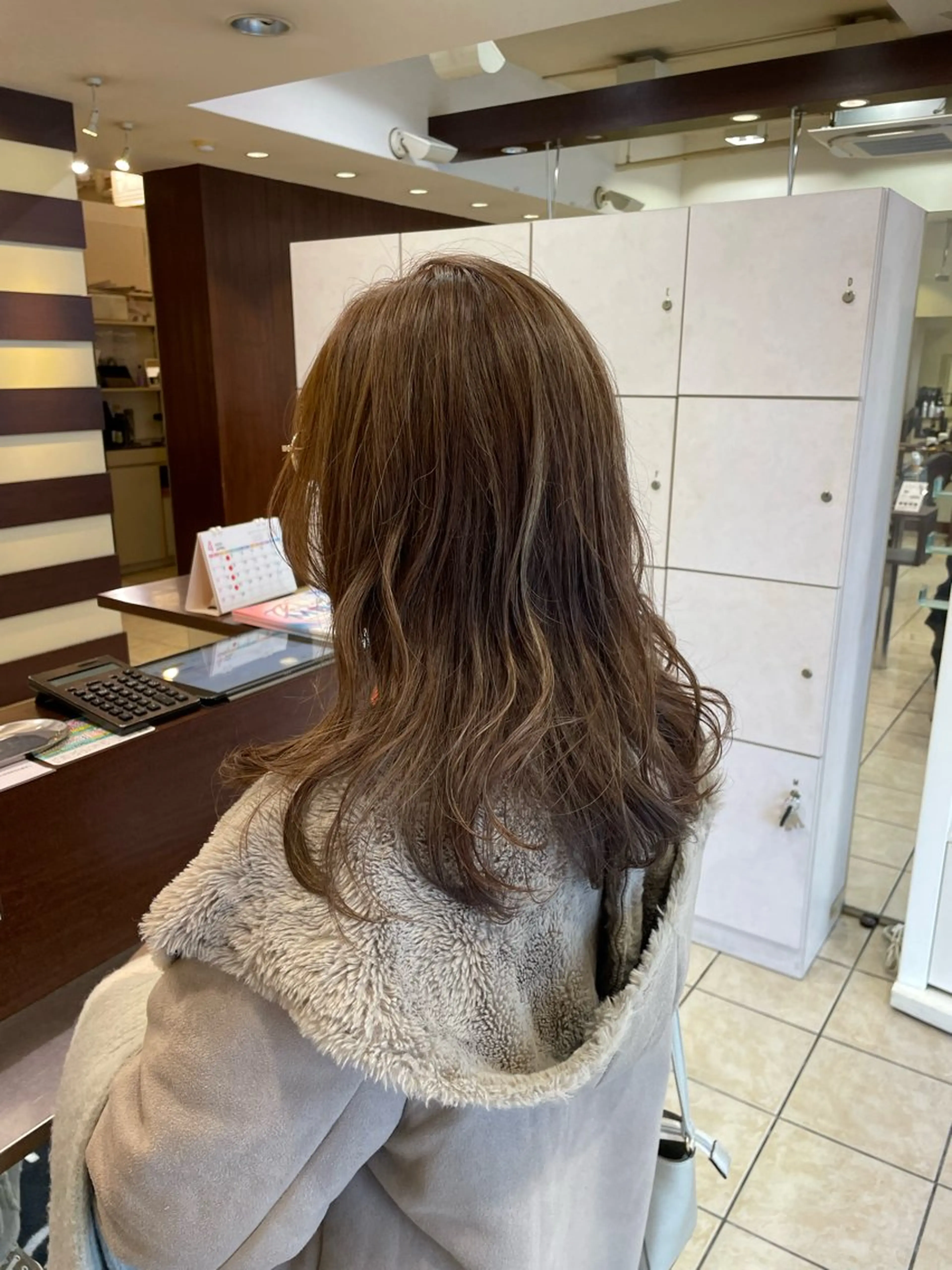セミロング ヘアカラー トリートメント 桑田 新菜のヘアスタイル