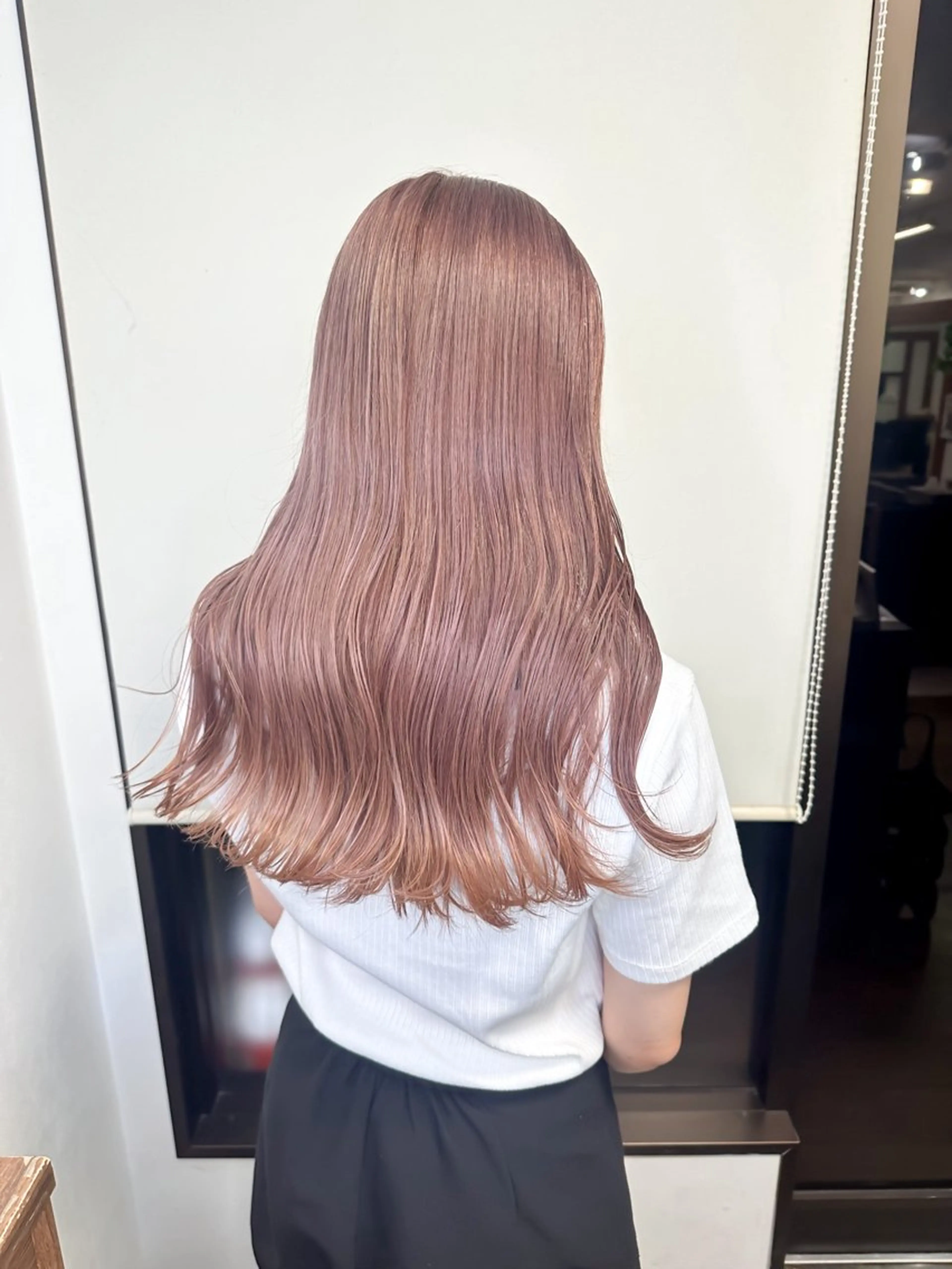 ミディアム カラー カット ヘアカラー トリートメント peg.hair所属・ブリーチカラー🫧 森　凪沙のヘアスタイル