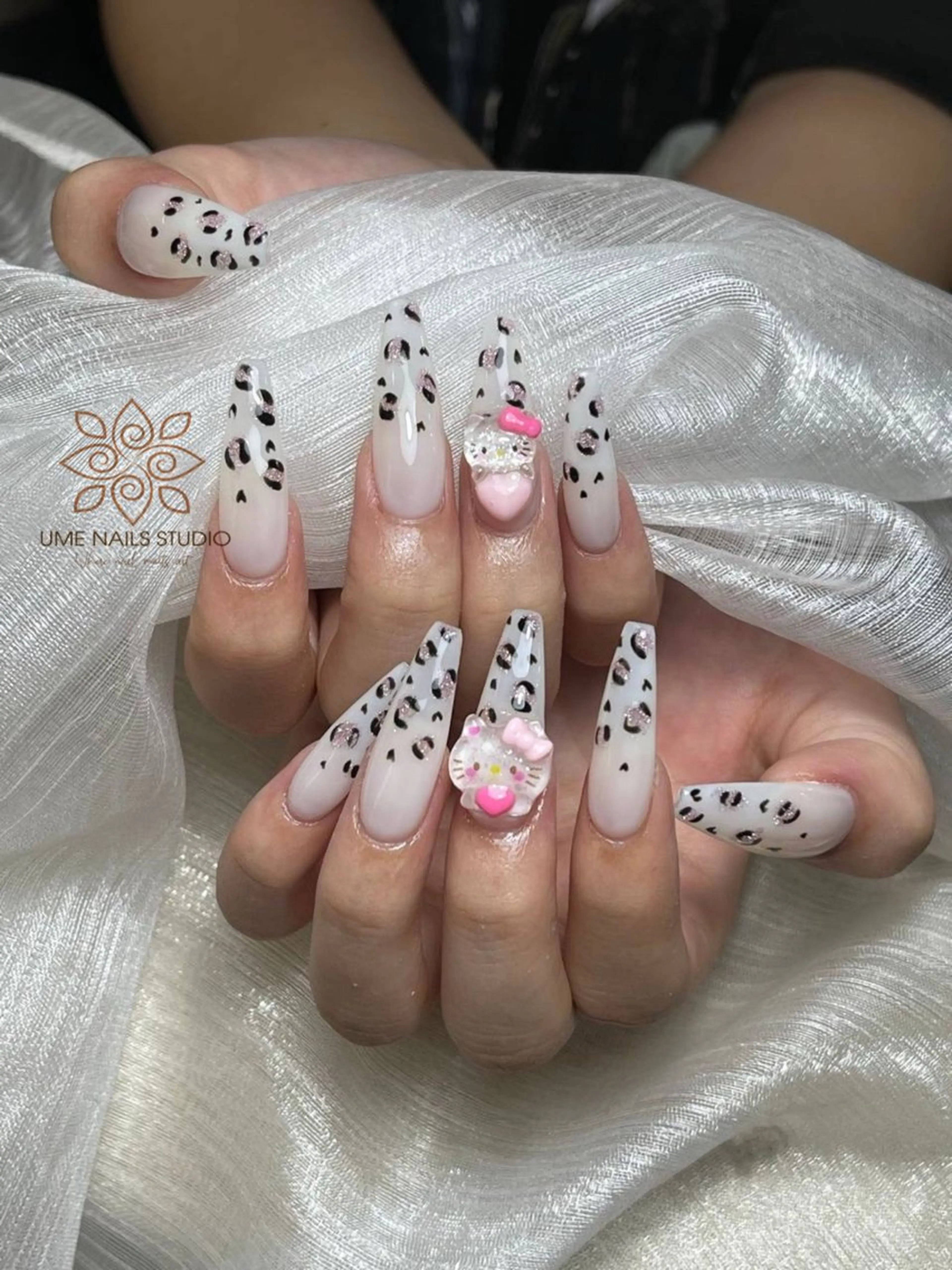 ネイル チークネイル クリアネイル ガーリー キラキラネイル 韓国ネイル ハンドネイル Ume Nail Studioのネイルデザイン