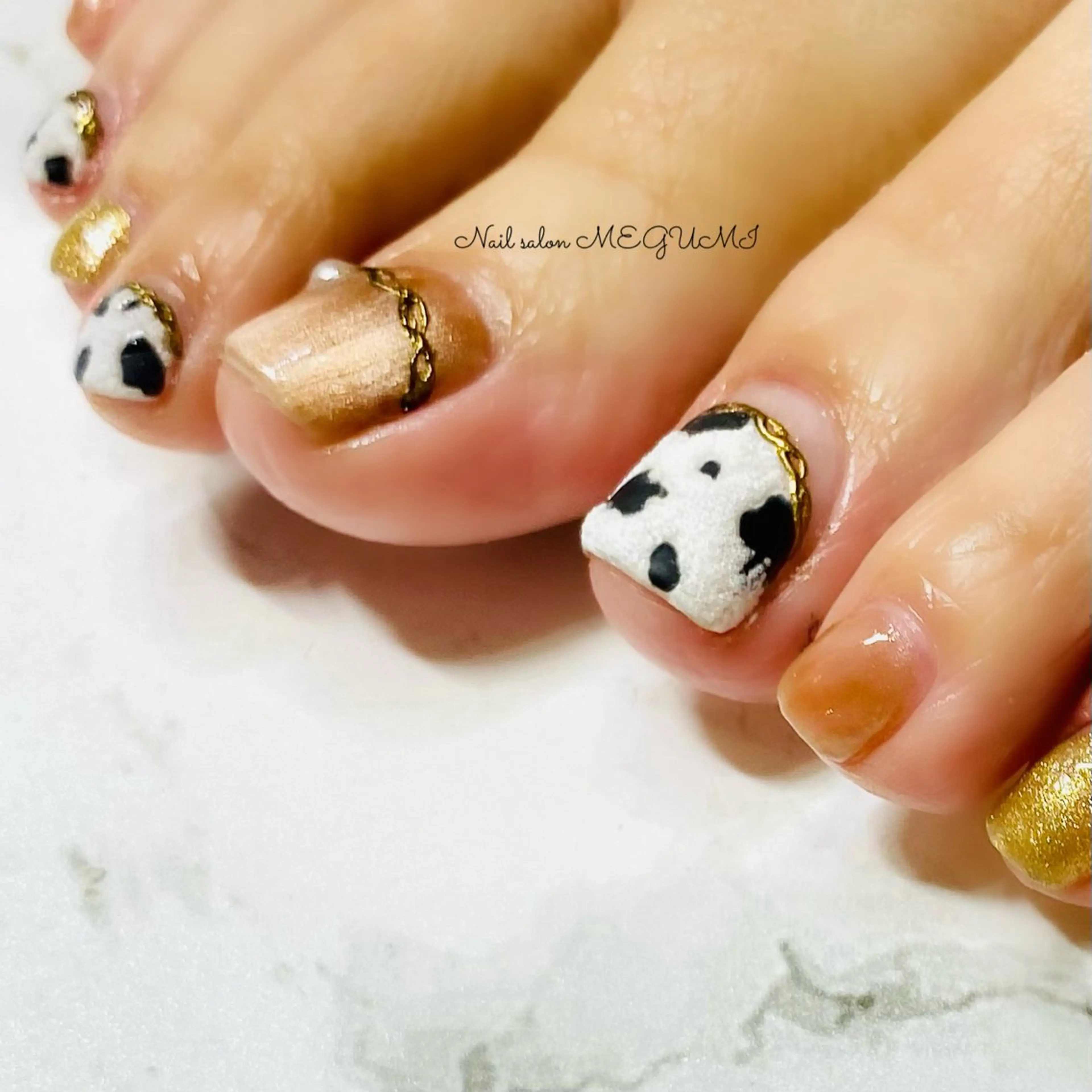 ネイル フットネイル ゴージャス 持ち込み Nail salon MEGUMIのネイルデザイン