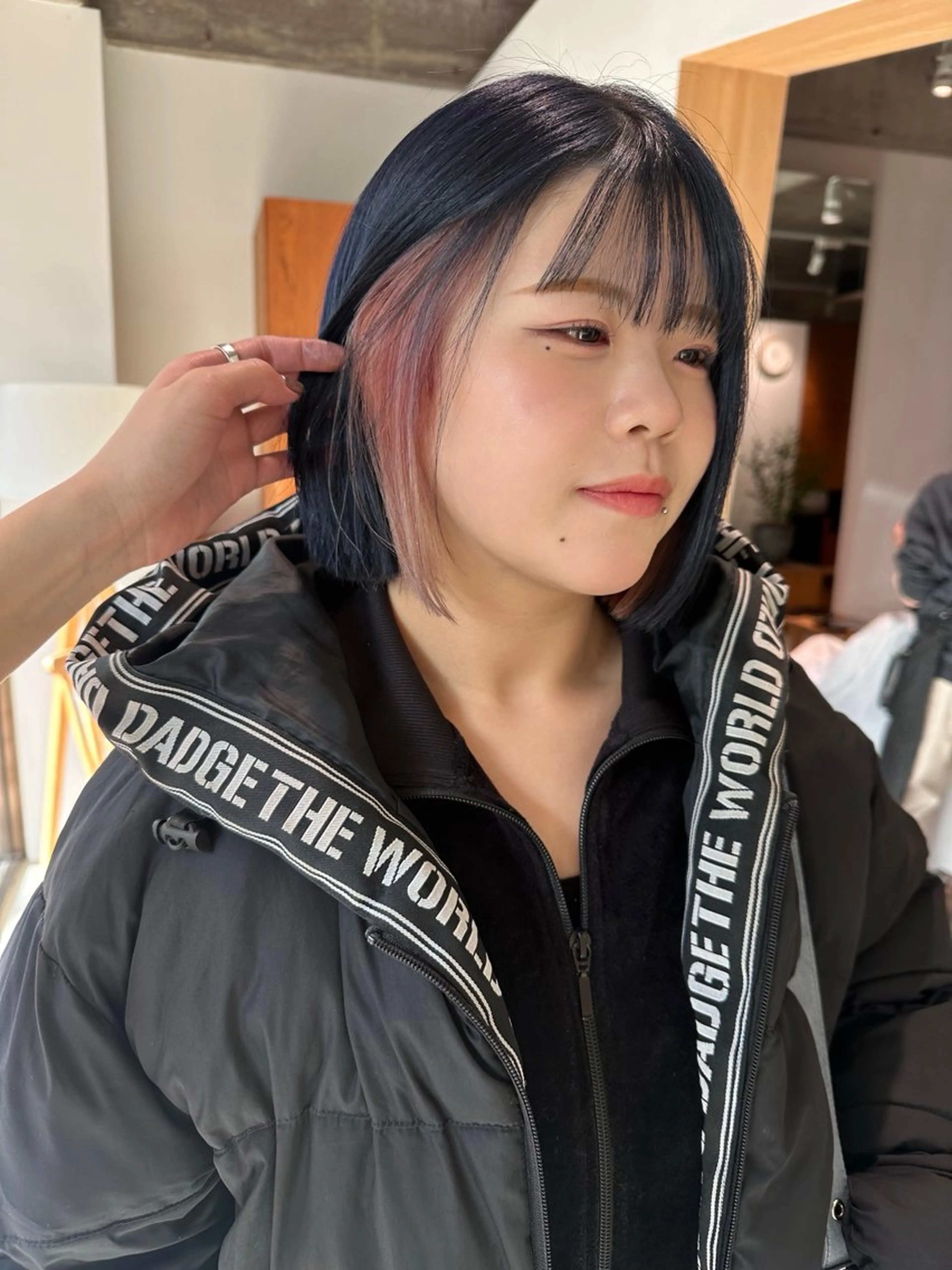 カット×インナーカラー(ブリーチ)×トリートメントの写真