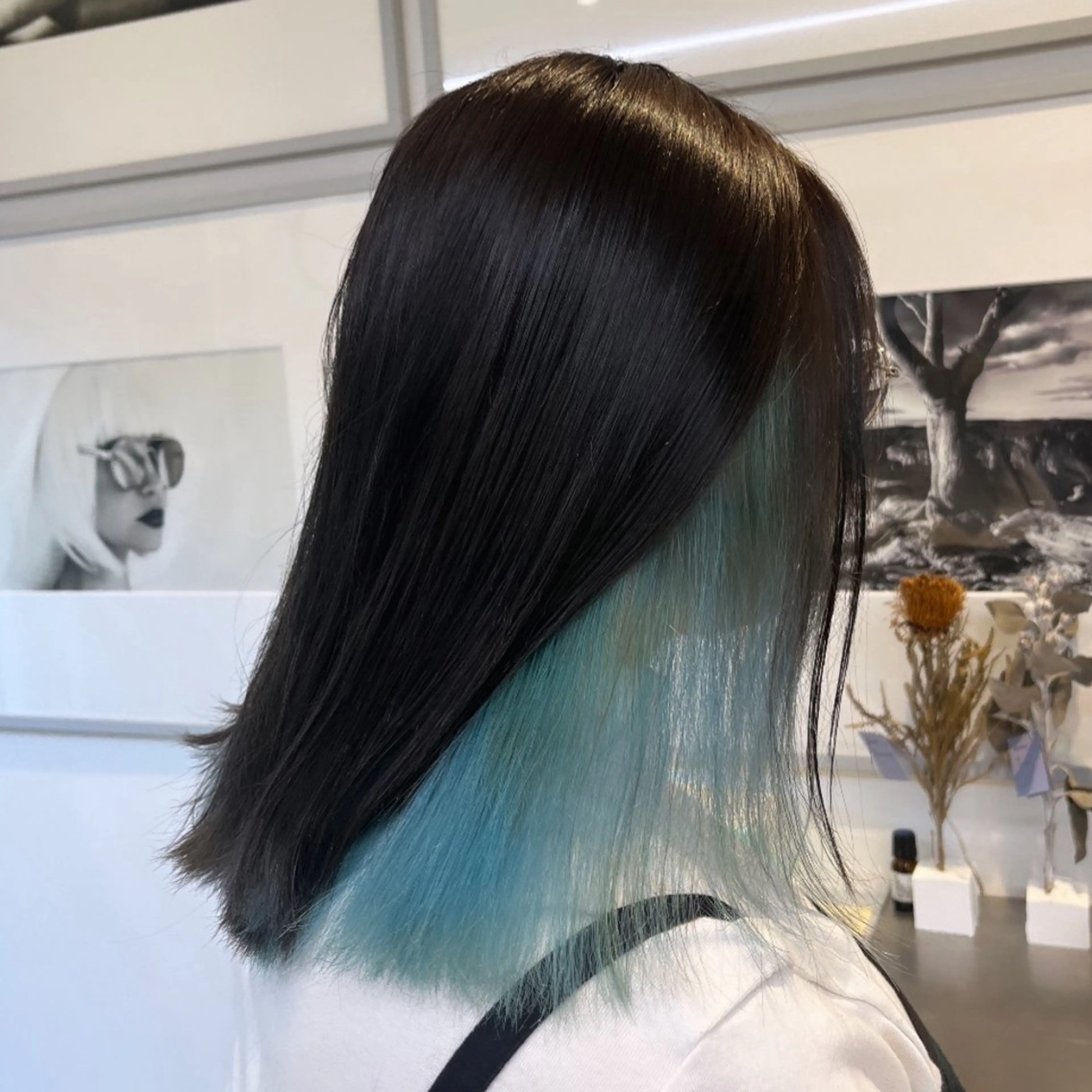 ミディアム カラー ブリーチ ブルーカラー ダークグレー ダークグレージュ グレージュ ヘアカラー トリートメント ヘッドスパ カジュアルを女っぽく 𝗮𝘆𝗮𝗰𝗼のヘアスタイル