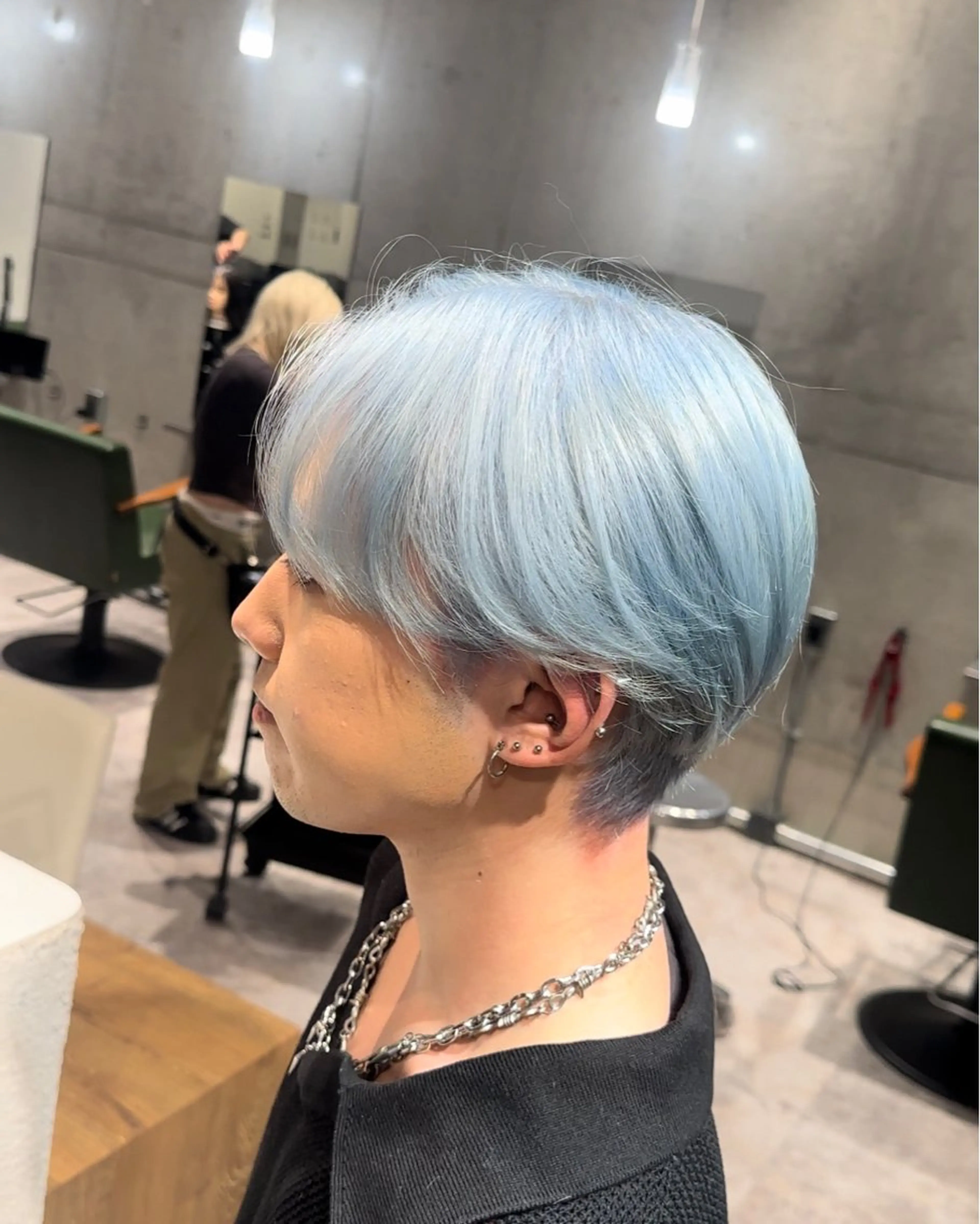 ショート カラー メンズ メンズブリーチ メンズハイトーン ブリーチ ハイトーンカラー ヘアカラー トリートメント MONIQA所属・🐲RYUKI メンズブリーチのヘアスタイル