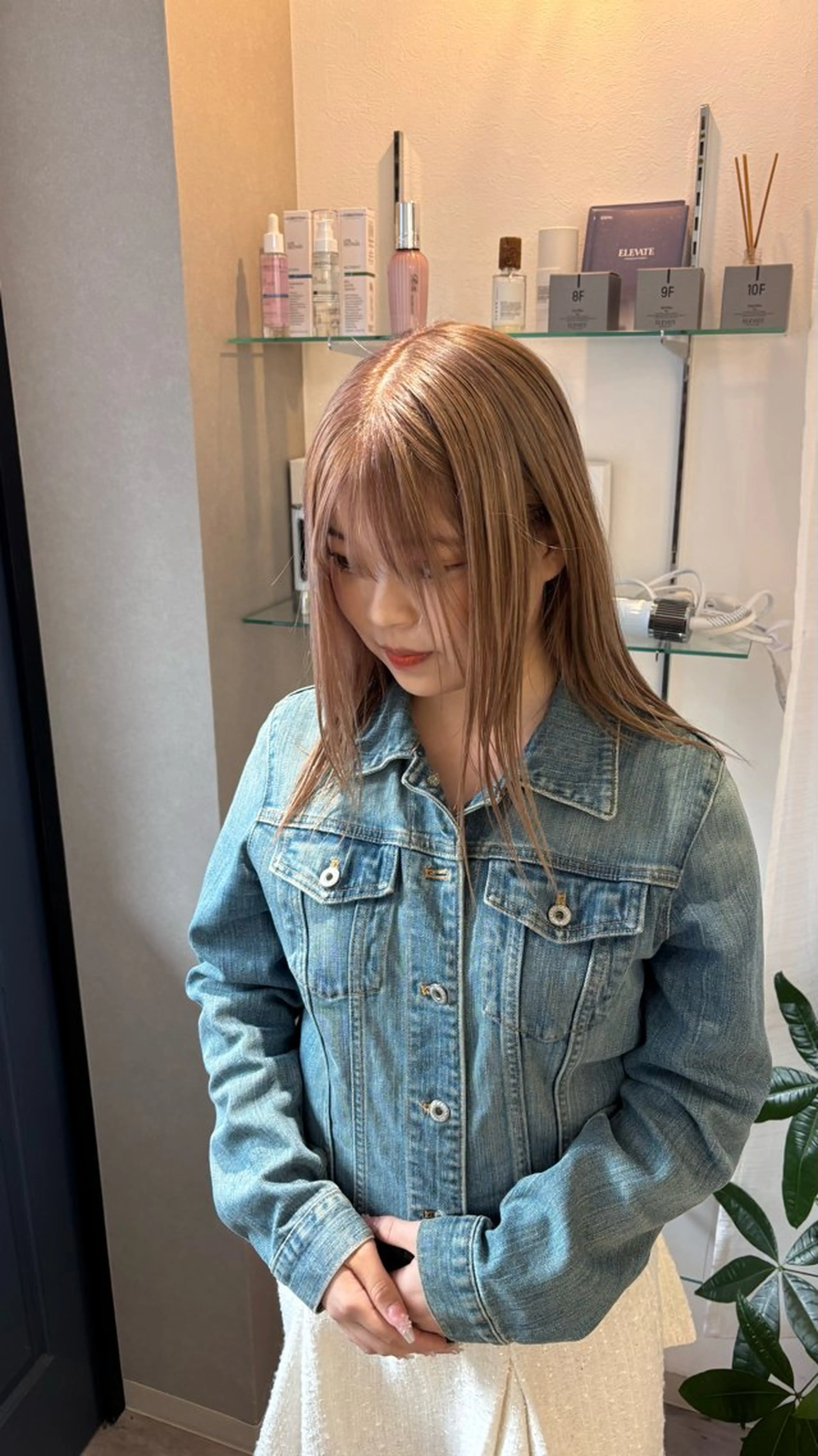 ミディアム カラー ベージュカラー ヘーゼル Fukuma Karinのヘアスタイル