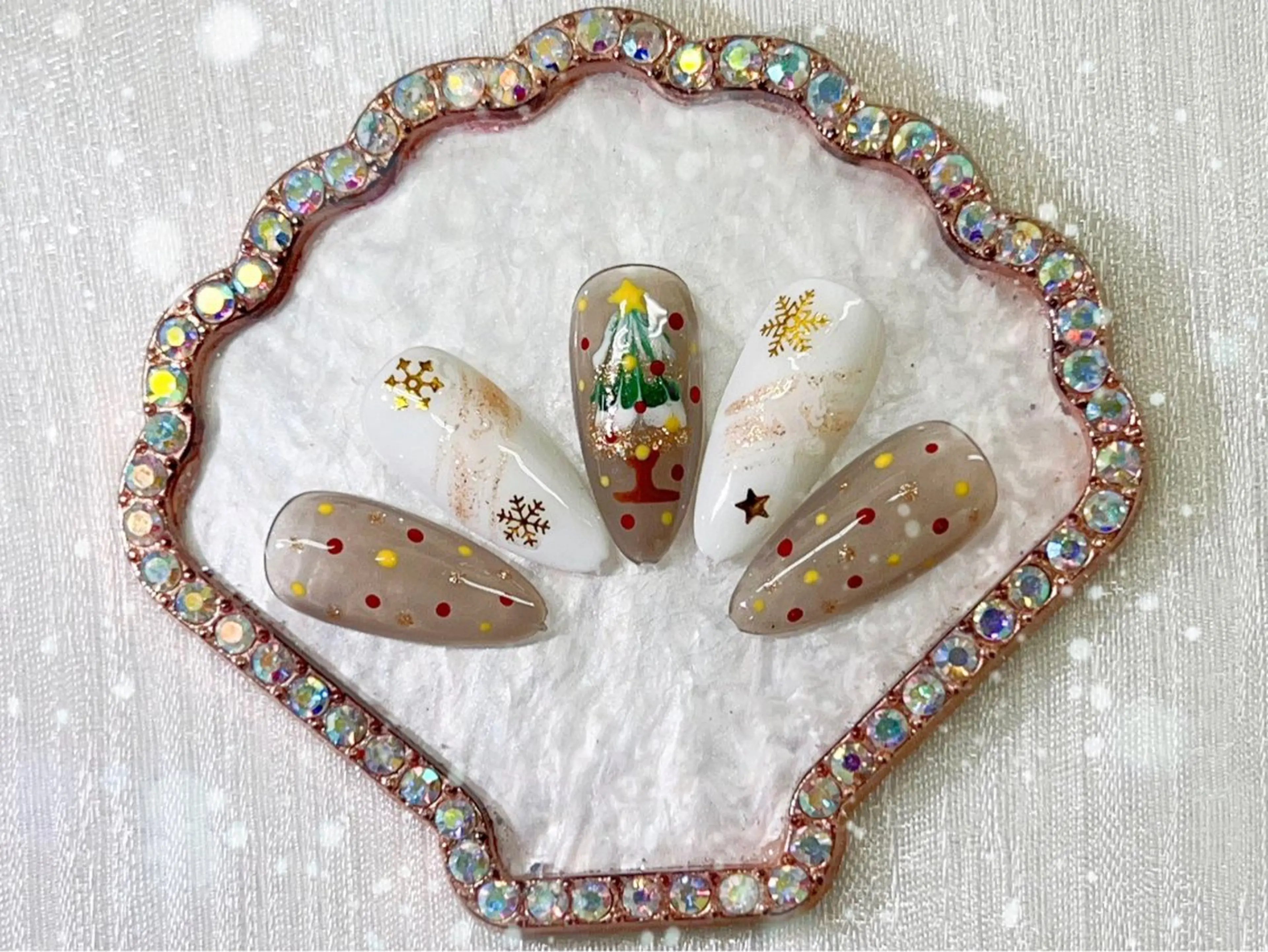 ネイル 冬ネイル クリスマス 佐藤 依娜のネイルデザイン