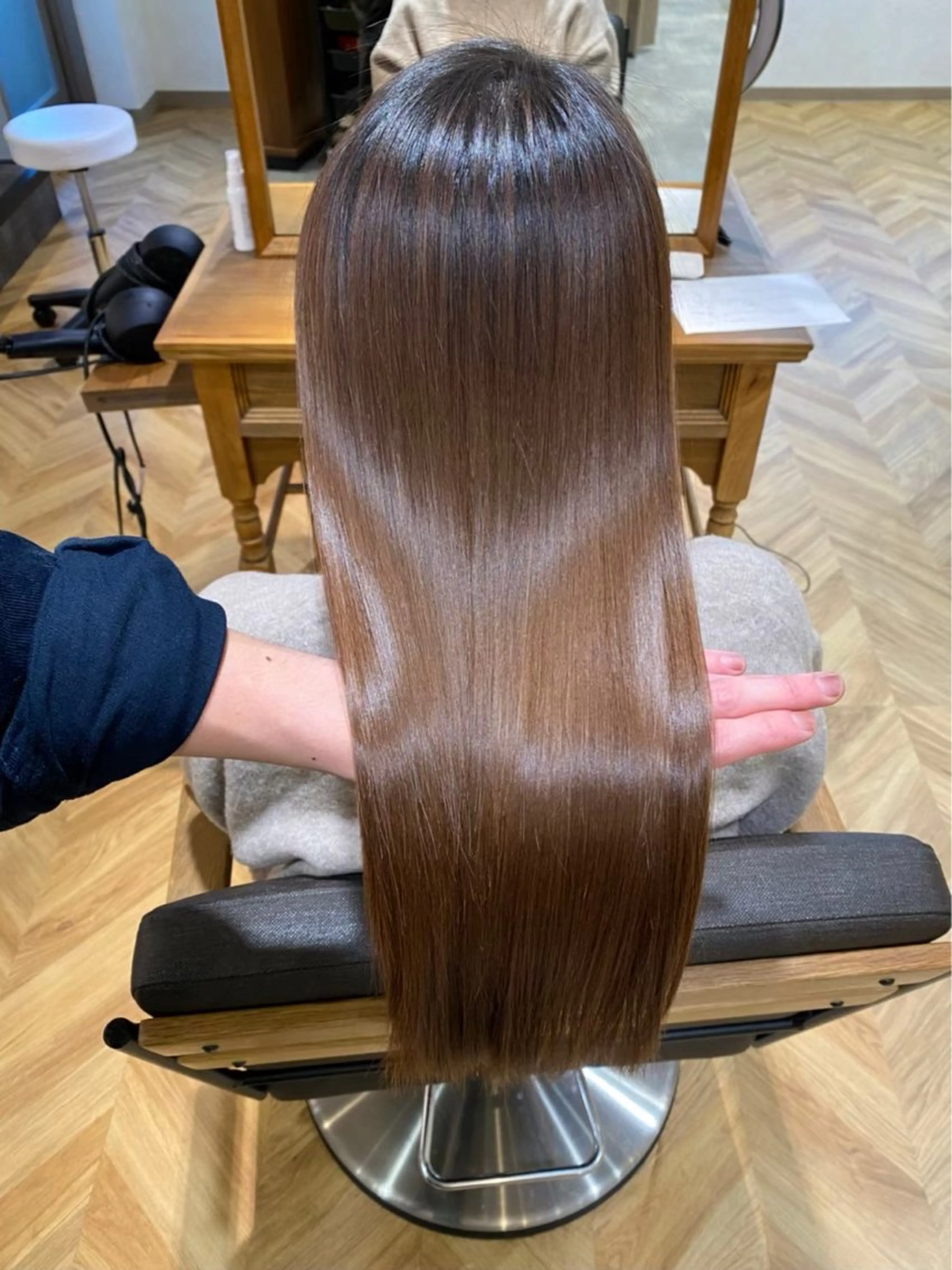 ロング カラー 縮毛矯正 Lond Melia所属・あいり／艶髪 、透明感カラー🩶のヘアスタイル