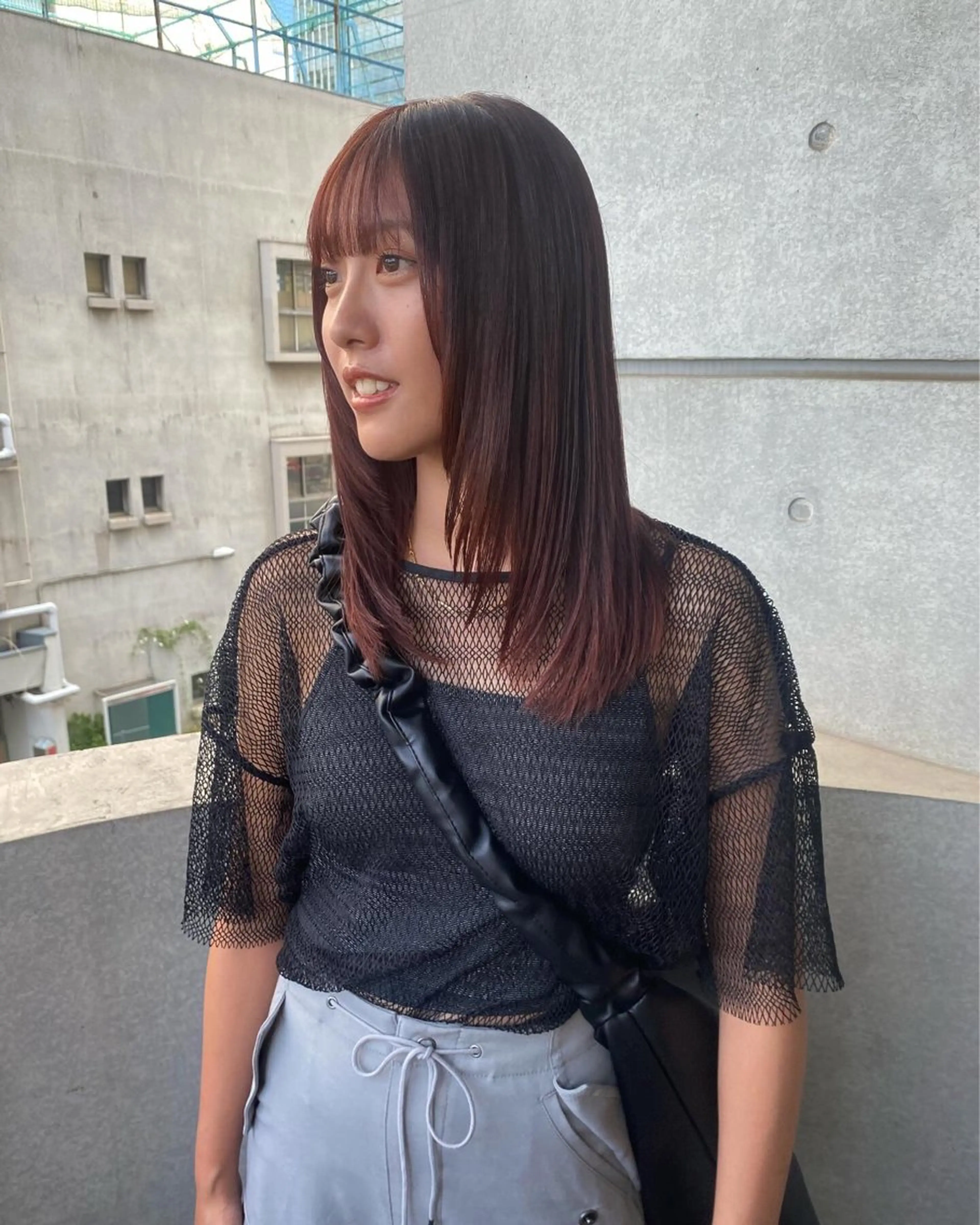 セミロング カラー 室谷 侑奈のヘアスタイル