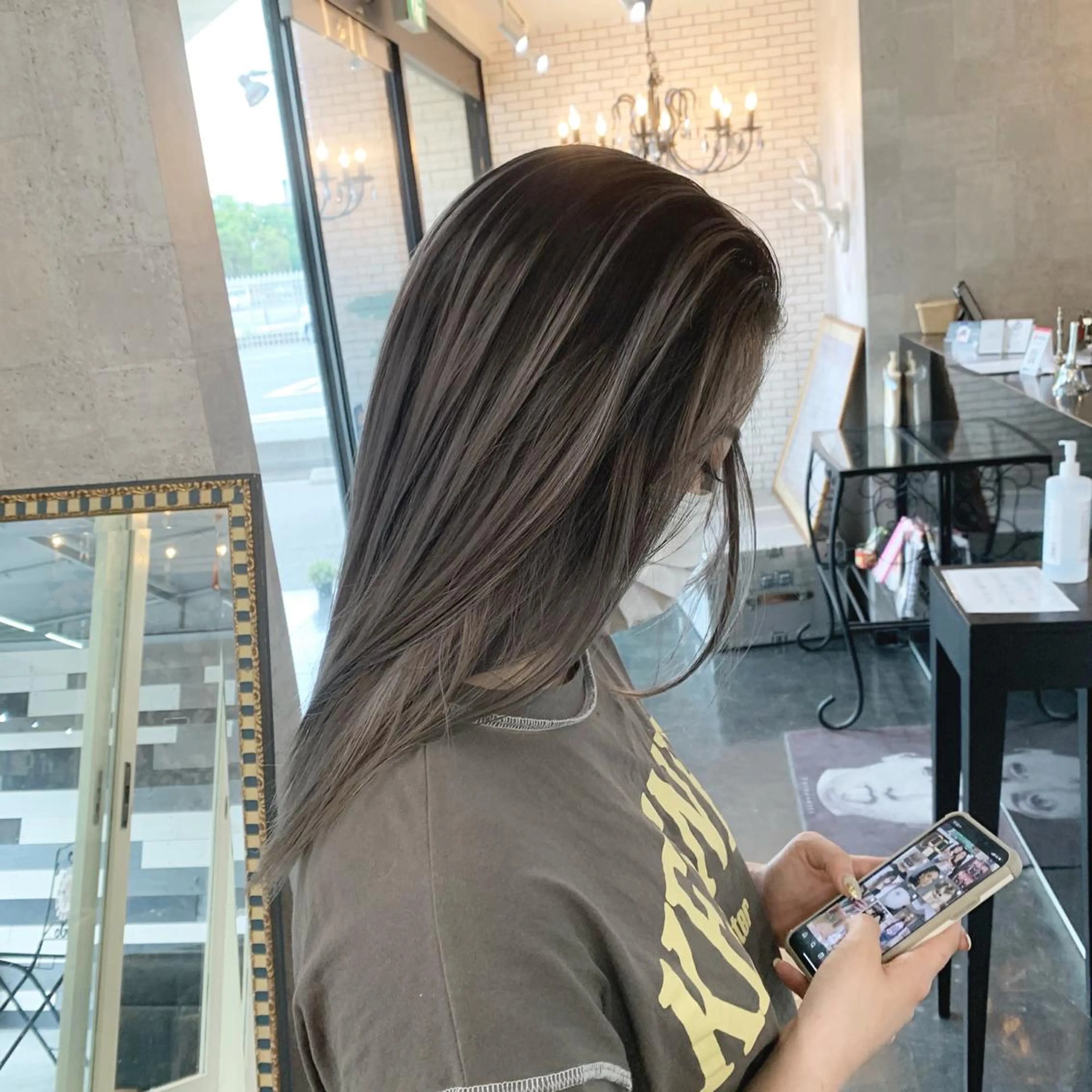 セミロング レイヤーカット ヘアカラー actanoid etto所属・佐藤 香太のヘアスタイル