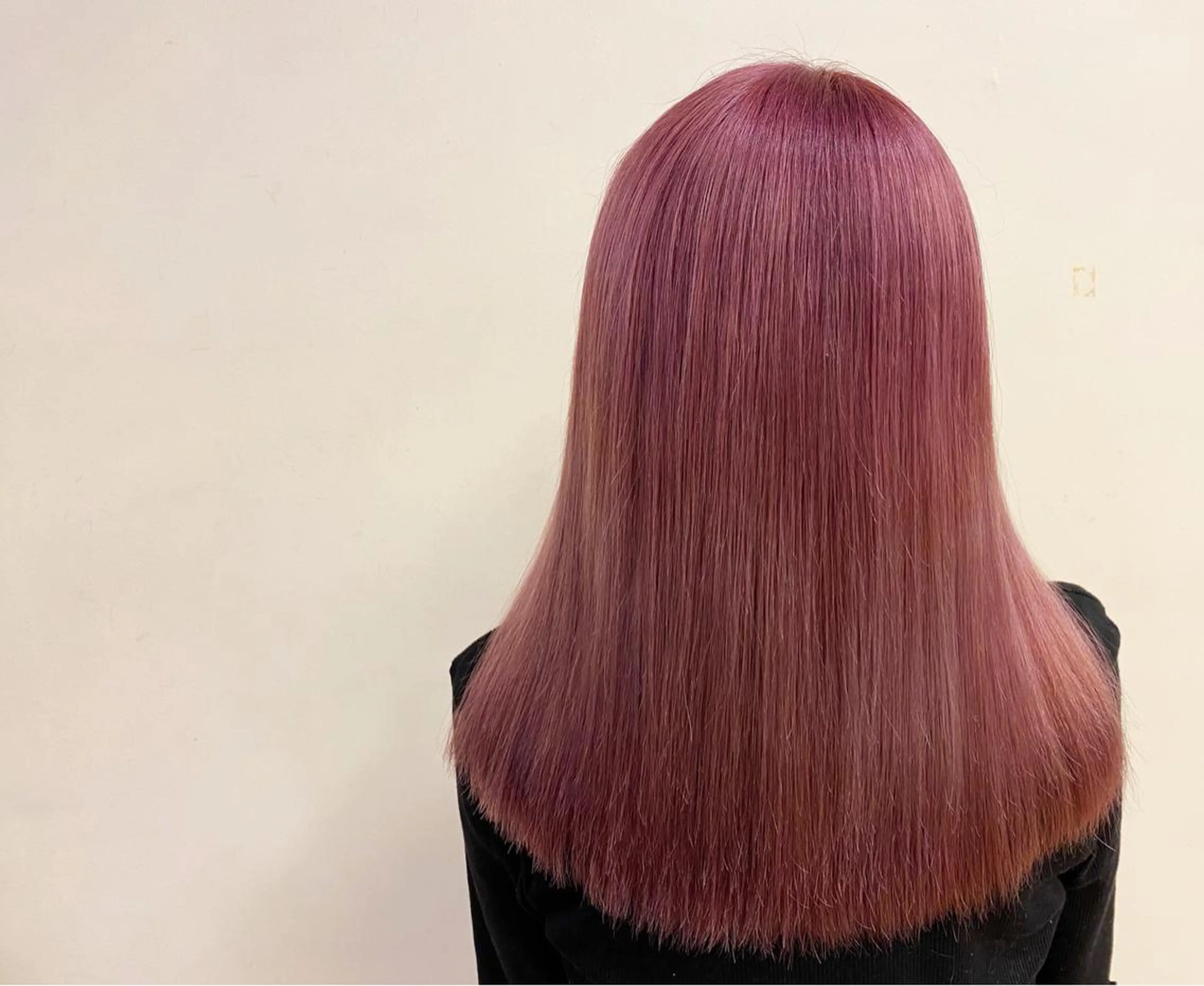 ロング カラー ピンクカラー 上田 和紀子のヘアスタイル