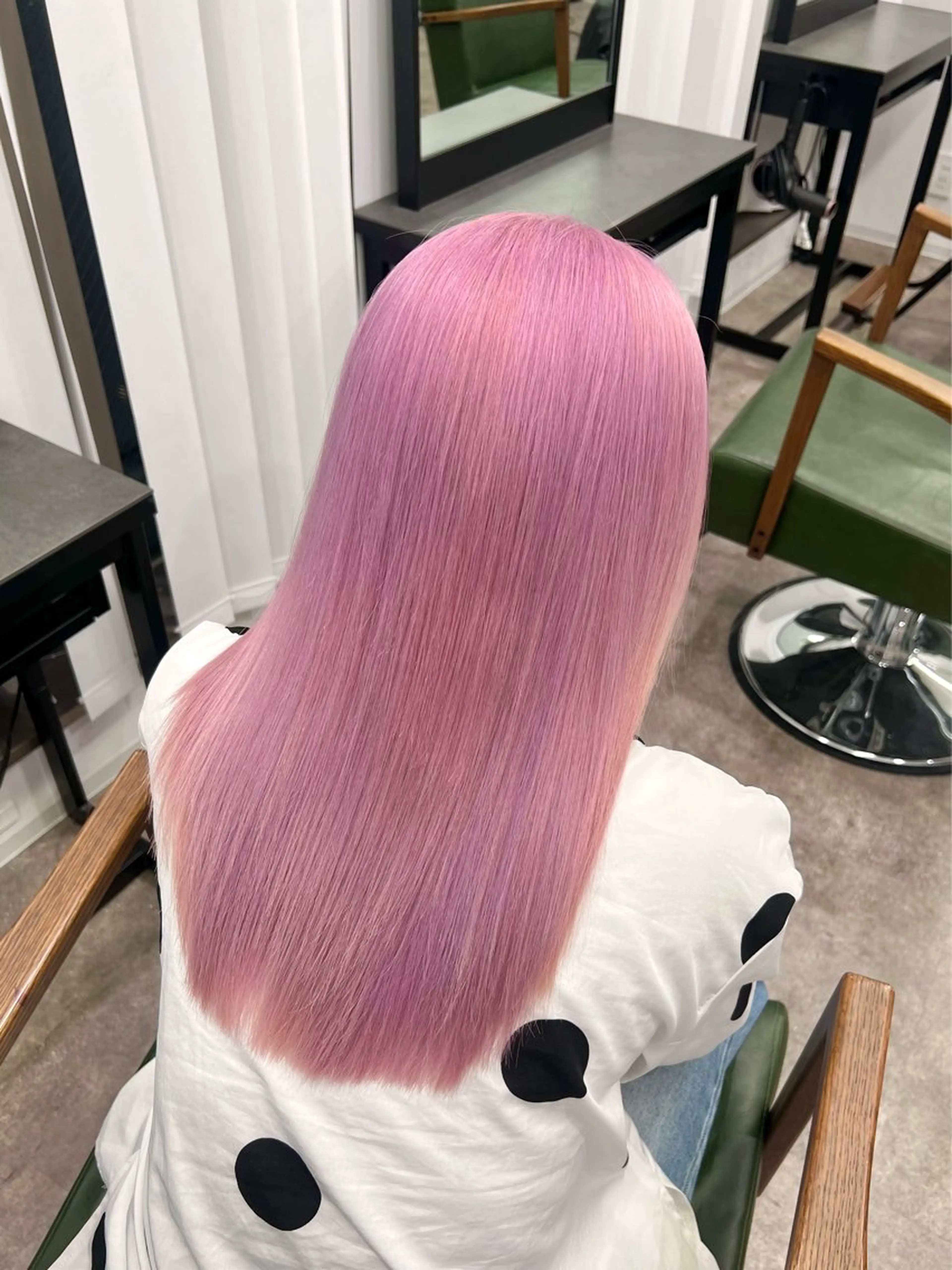 セミロング カラー ブリーチ ケアブリーチ ハイトーンカラー ピンクカラー レイヤーカット ヘアカラー トリートメント 24時間受付🌈ブリ ーチ特化RYUTOのヘアスタイル