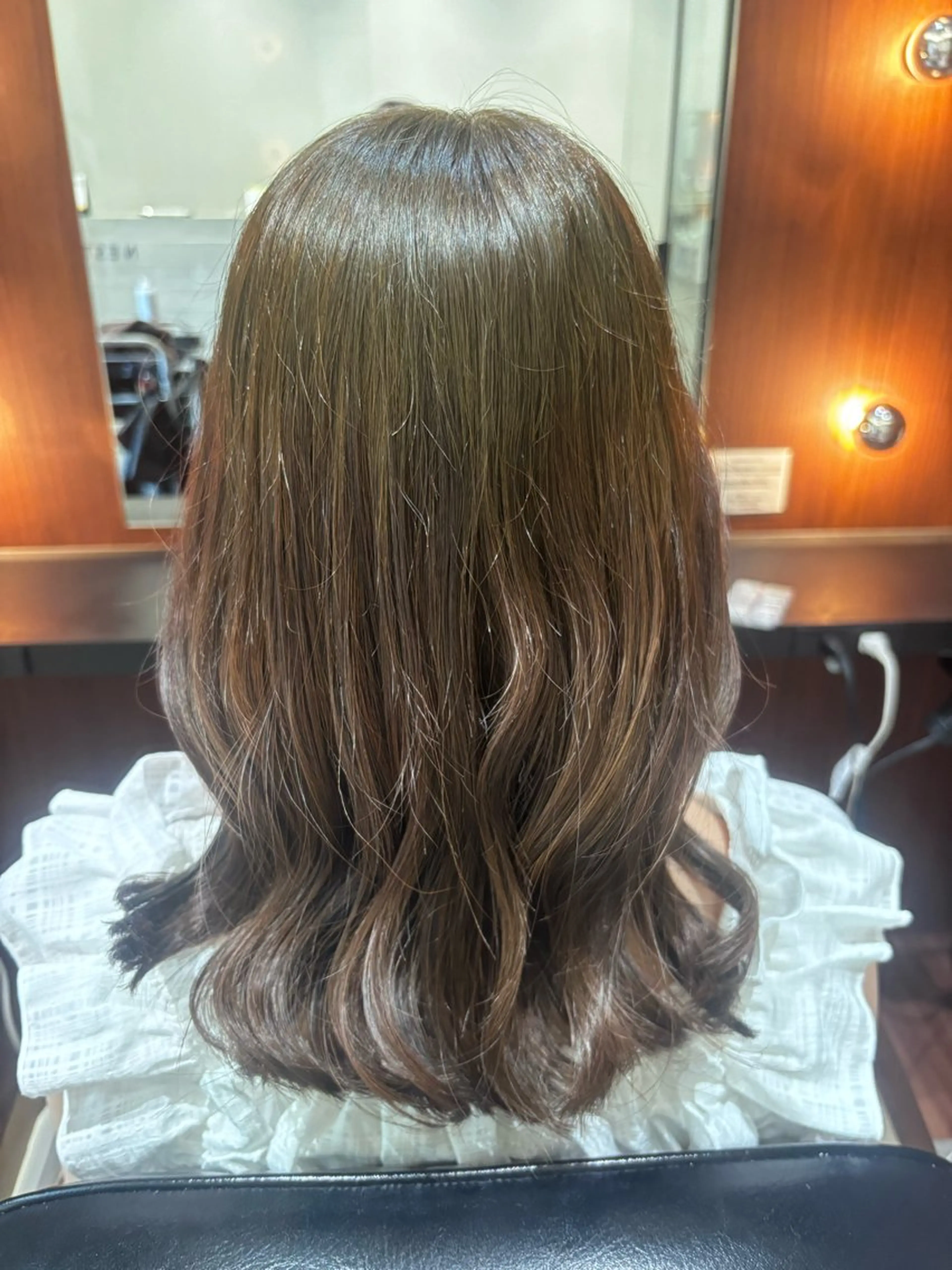 ミディアム カラー オリーブカラー カマタ サユミ🪐のヘアスタイル