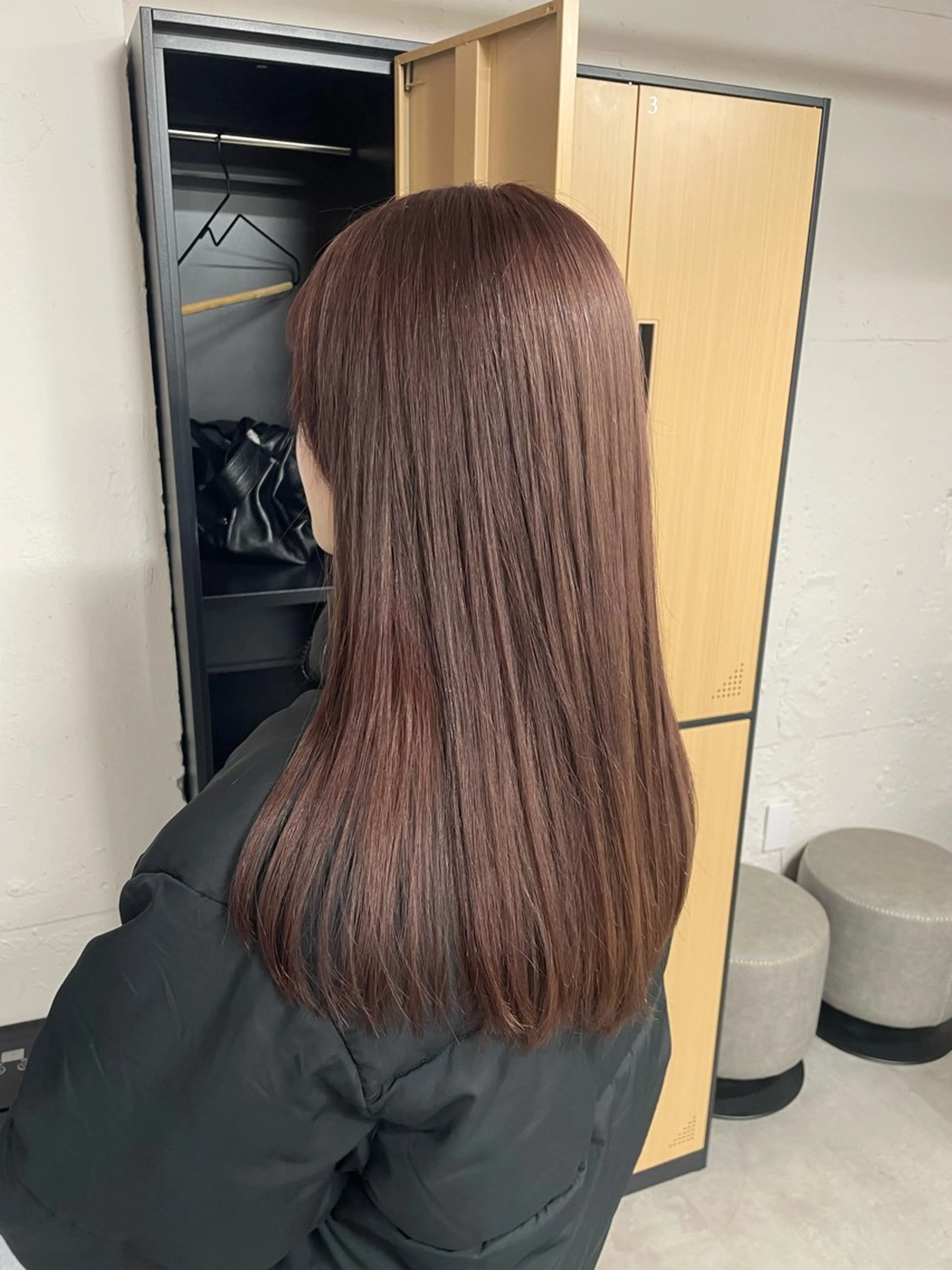 セミロング カット ヘアカラー tokute 中野真咲🐺のヘアスタイル