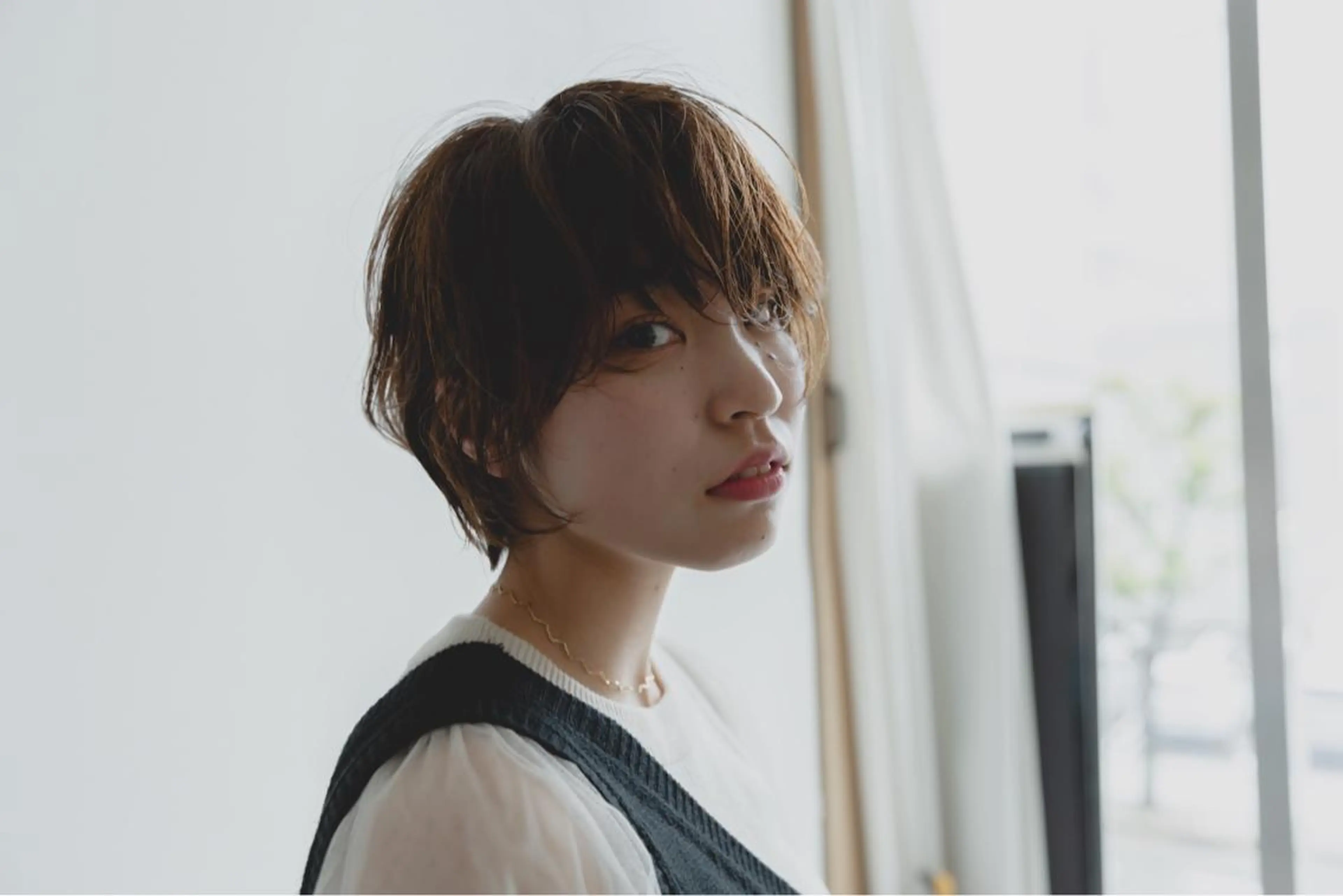 ショート カラー ツジガキ ユウスケのヘアスタイル