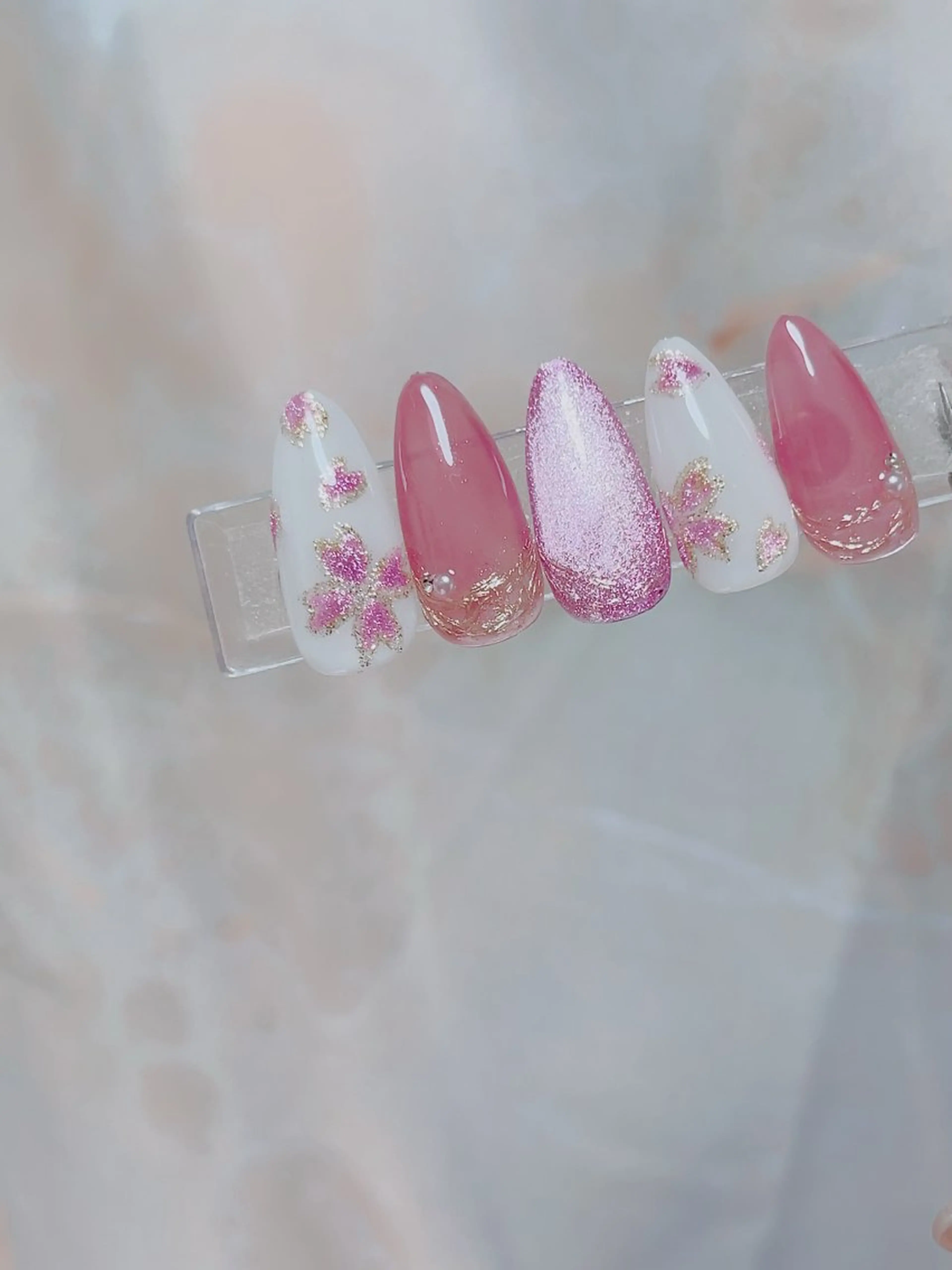 ネイル 桜ネイル マグネットネイル 𝐻𝑎𝑝𝑝𝑖 𝑛𝑒𝑠𝑠のネイルデザイン