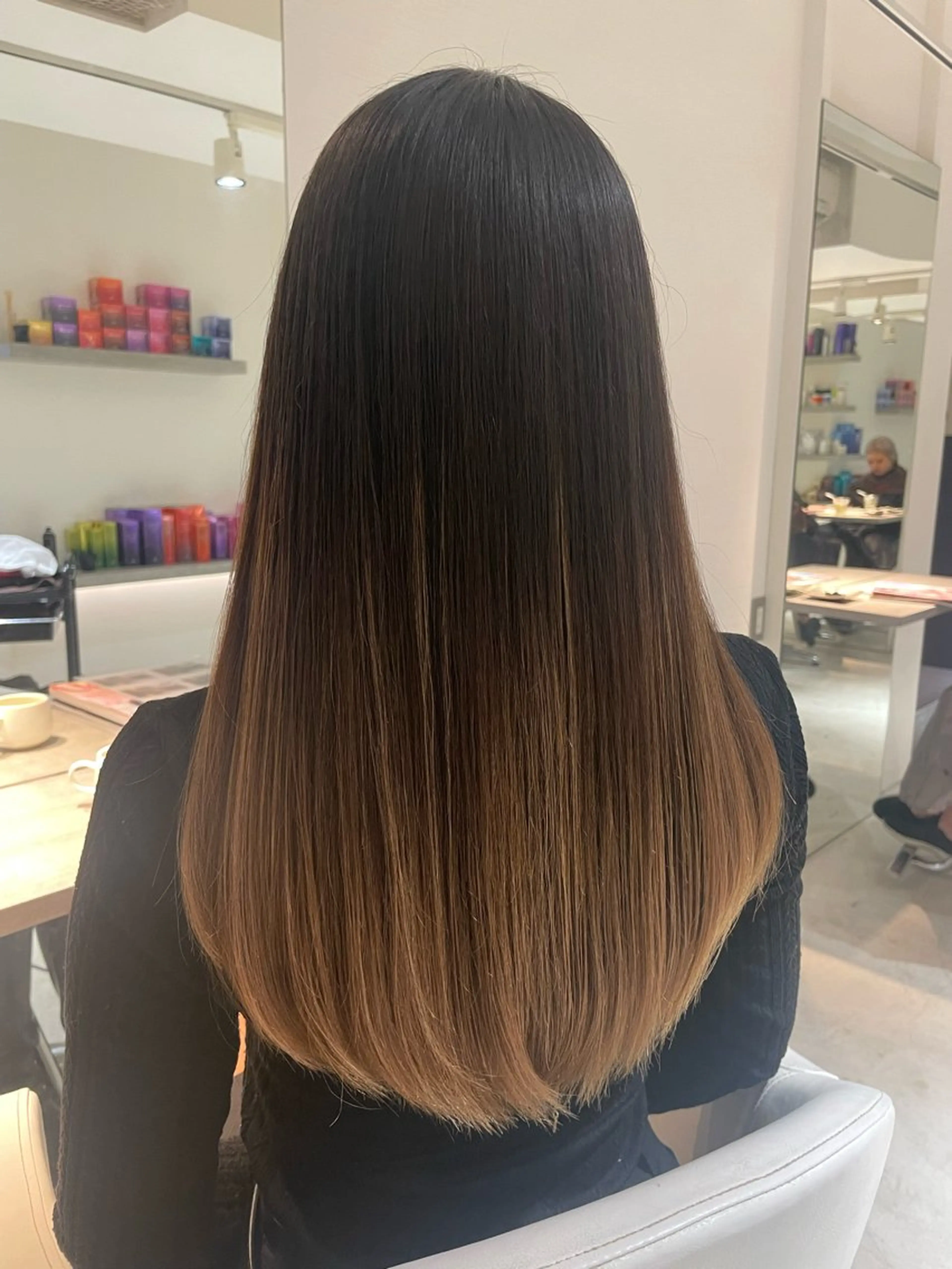 セミロング カラー アクアカラー グラデーションカラー 髪質改善 トリートメント ヘアカラー 縮毛矯正 トリートメント ✨髪のソムリエ✨ 岩川和生（店長）🦄のヘアスタイル