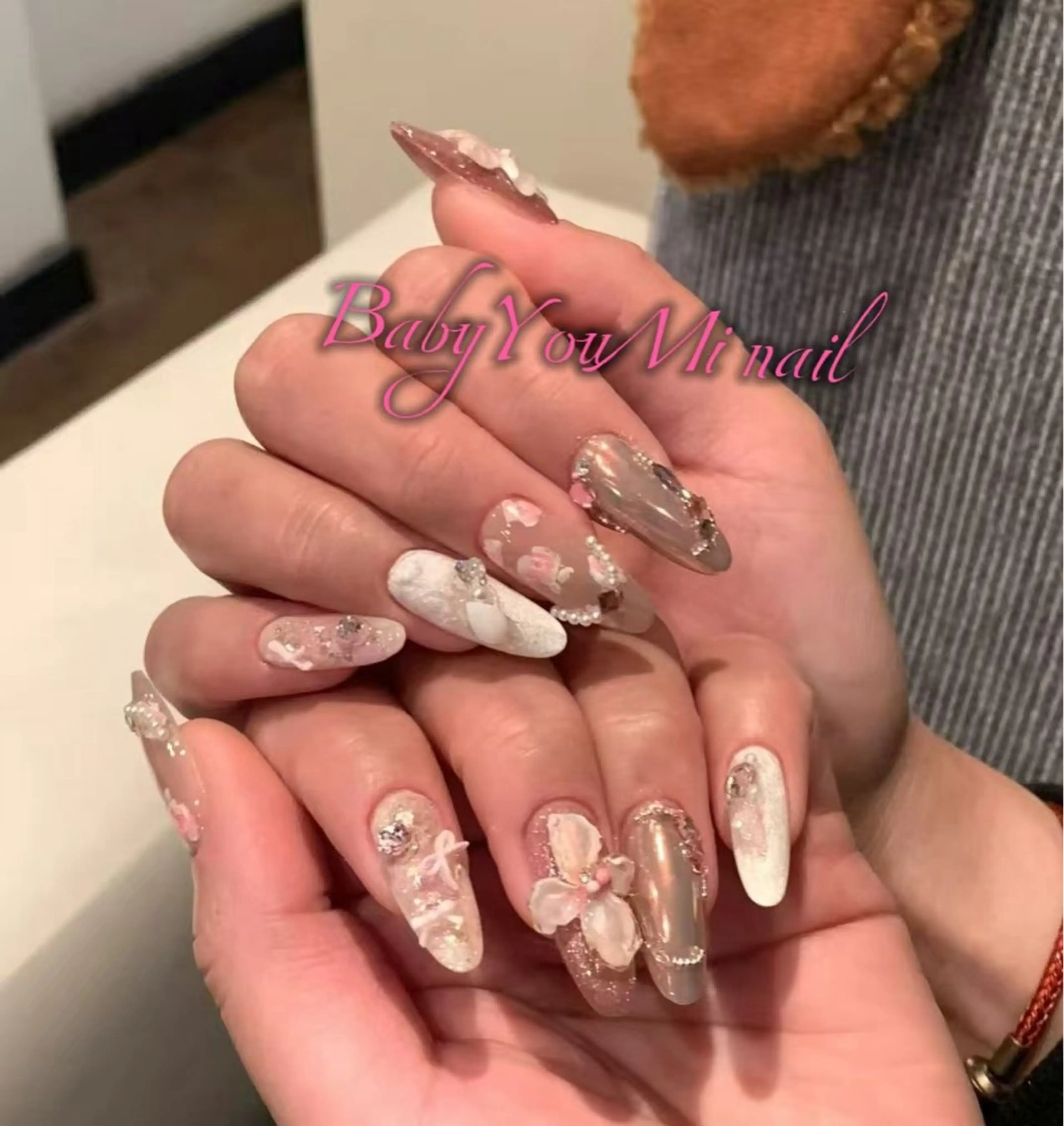 ネイル オーロラネイル フラワーネイル フットネイル フレンチネイル ジェルネイル ハンドネイル Oomiya 服部のネイルデザイン