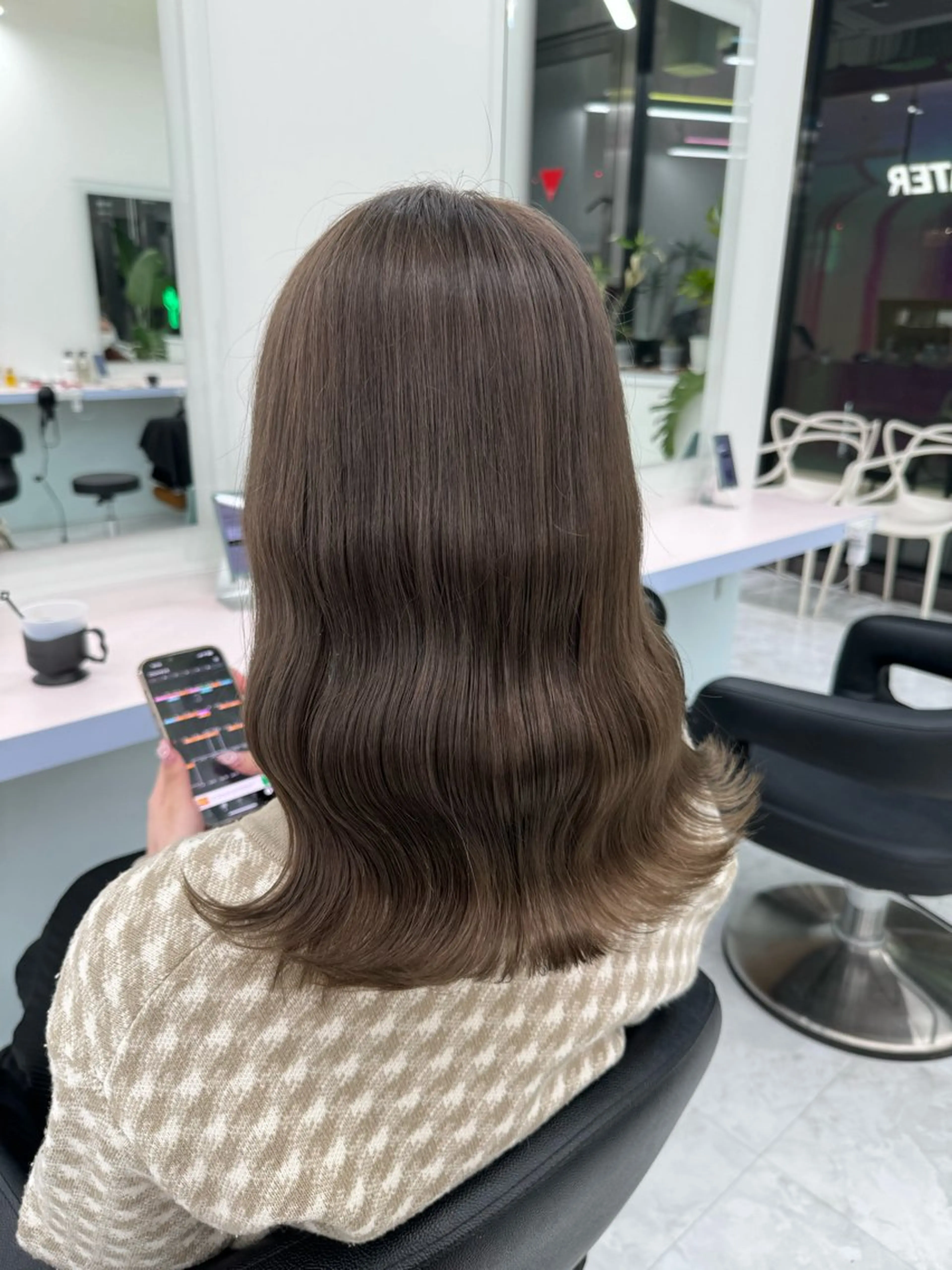 セミロング カラー グレージュ ミルクティーグレージュ カット ヘアカラー ヘッドスパ ヘアセット ♡ブリーチカラー♡ Mirioのヘアスタイル