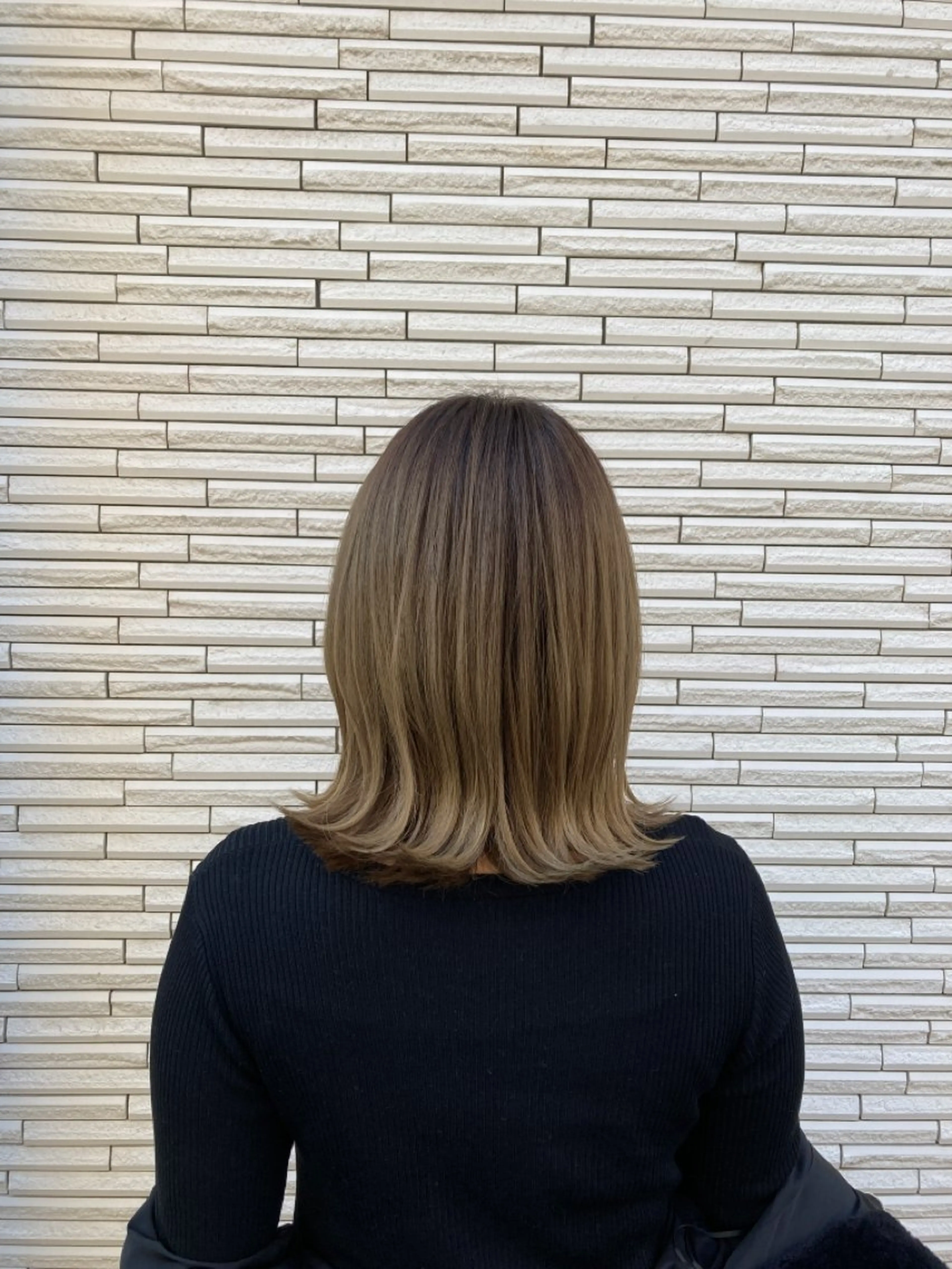 ミディアム 齊藤 久恵のヘアスタイル