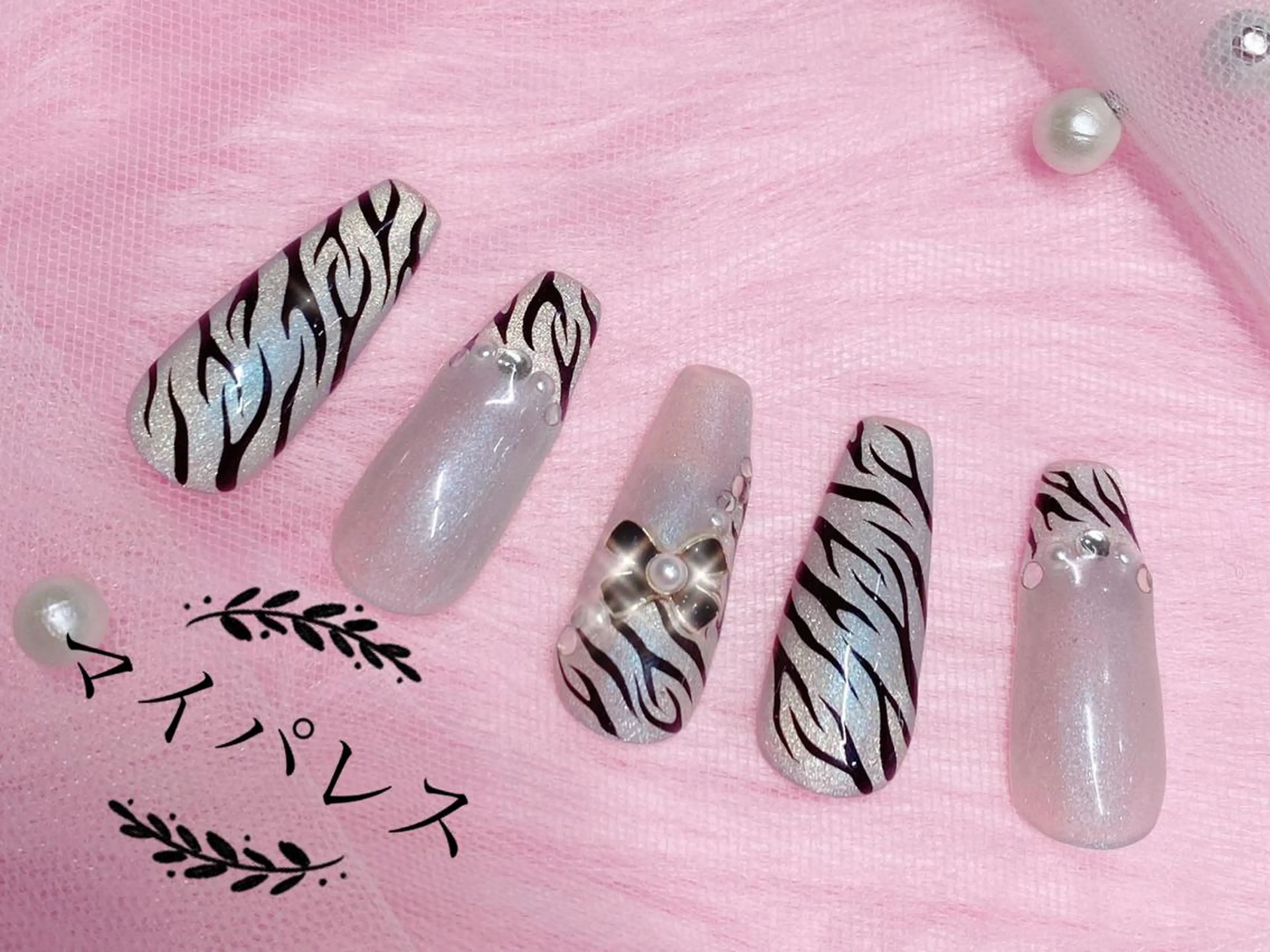 ネイル アニマル柄 ハンドネイル Yuis Nailスカルプ専門のネイルデザイン