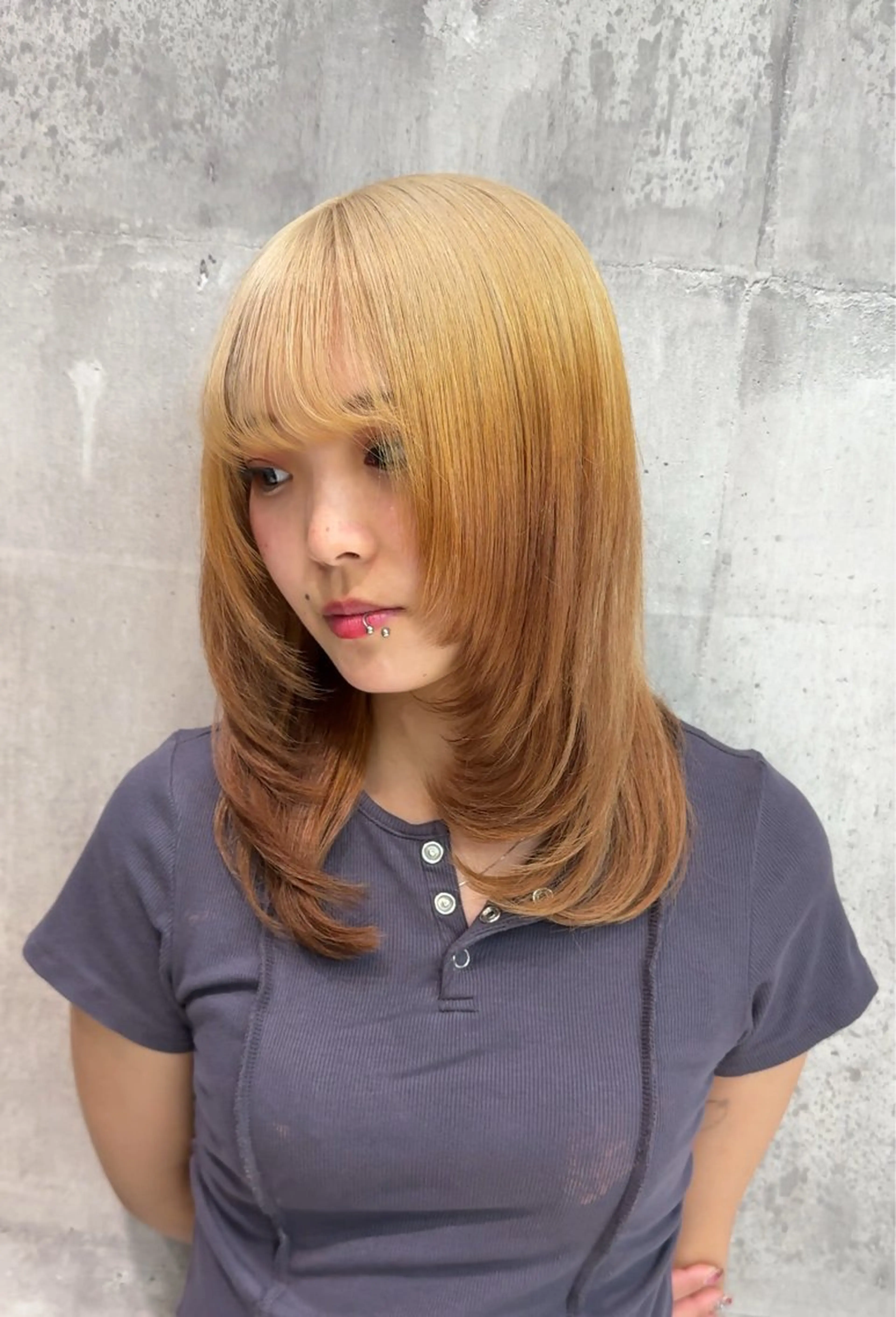 ミディアム カラー ベージュカラー ブリーチ ブロンド ミルクティーベージュ ピンクカラー ヘアカラー ハイトーン特化/ 複雑履歴修正/拓真のヘアスタイル