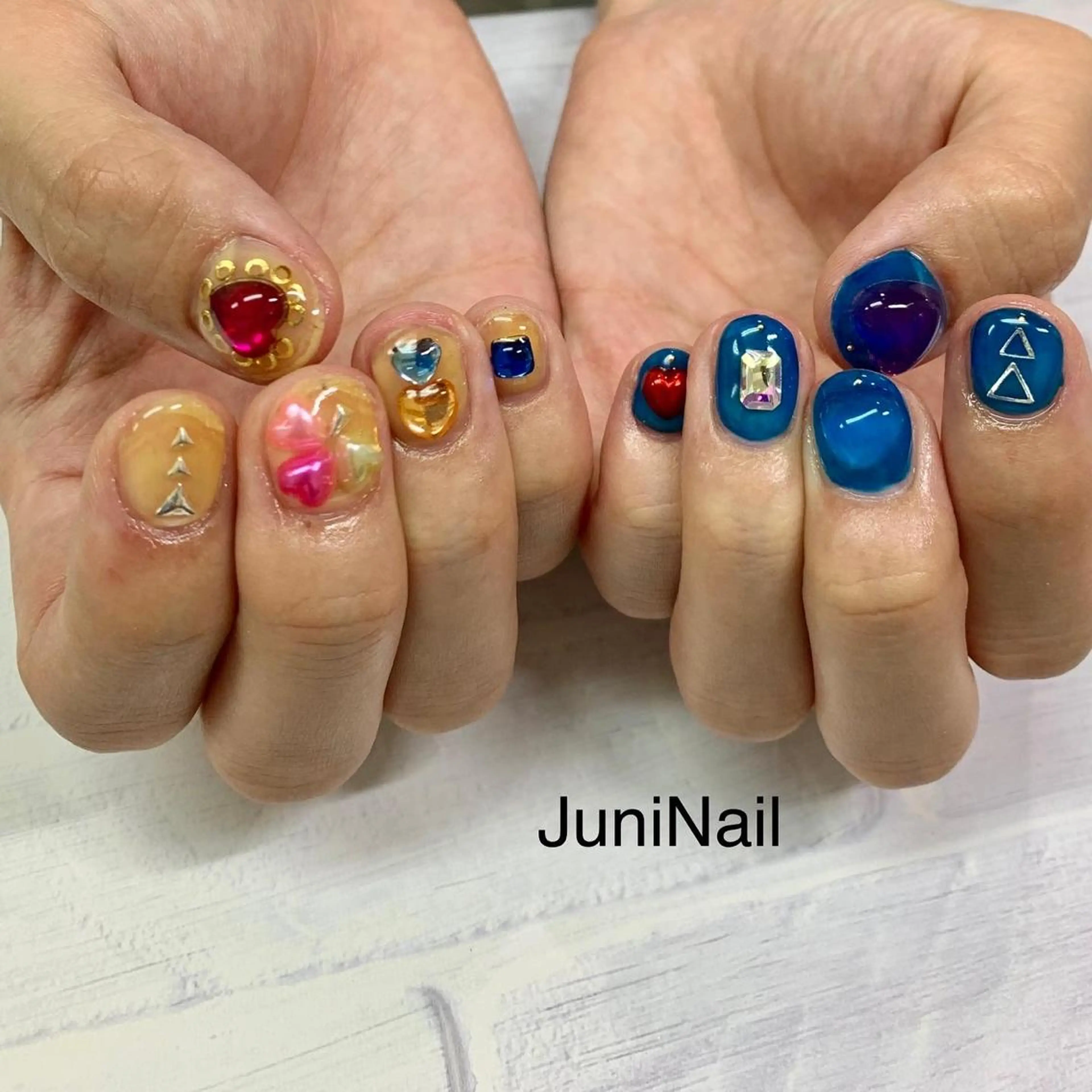ネイル オーロラネイル クリアネイル フラッシュネイル フレンチネイル 氷ネイル・うるうるネイル ハンドネイル JuniNail韓国 ネイリストsuのネイルデザイン