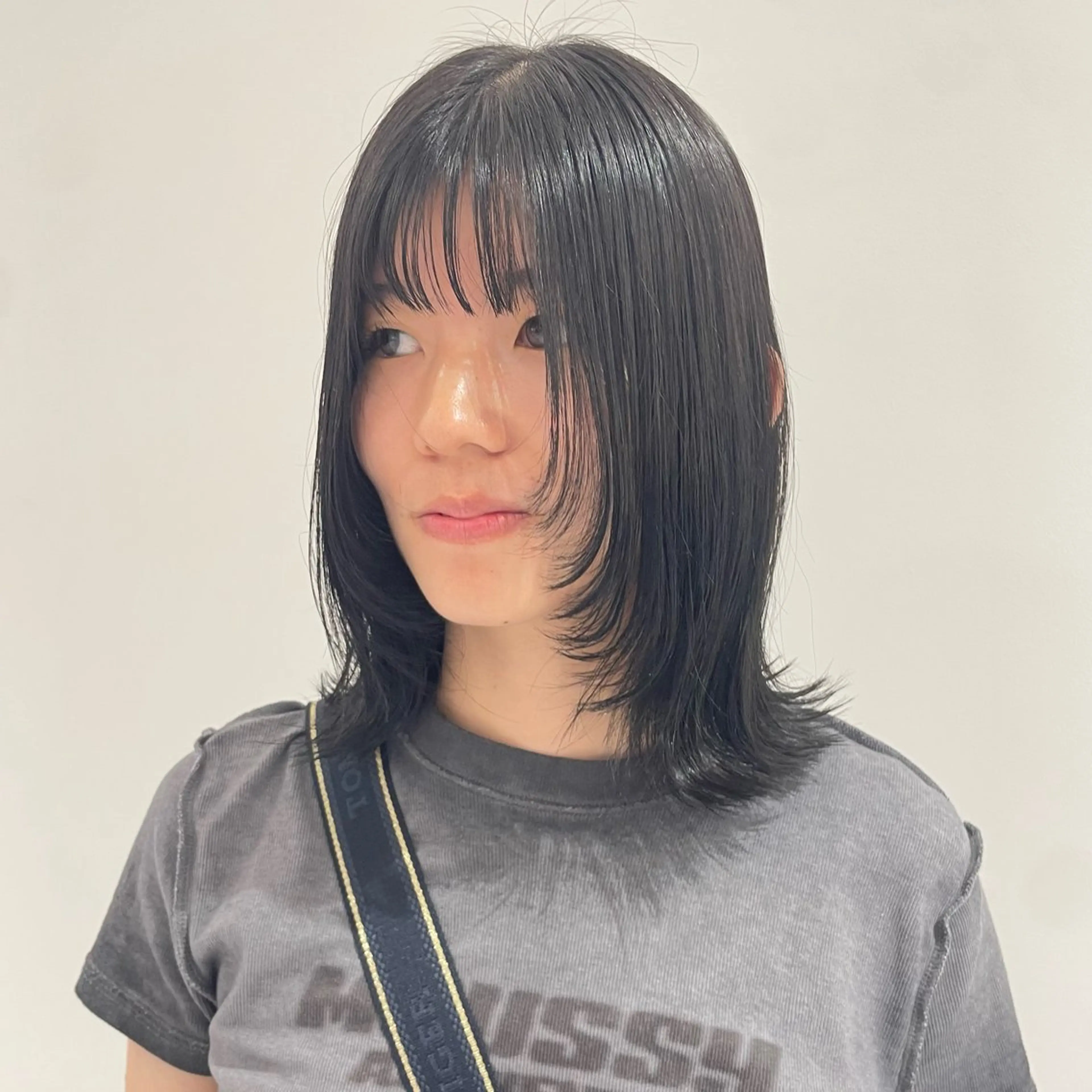 ミディアム カラー 顔周りカット レイヤーカット カット ヘアカラー 🧁艶カラー /アレンジ🎀くるみのヘアスタイル