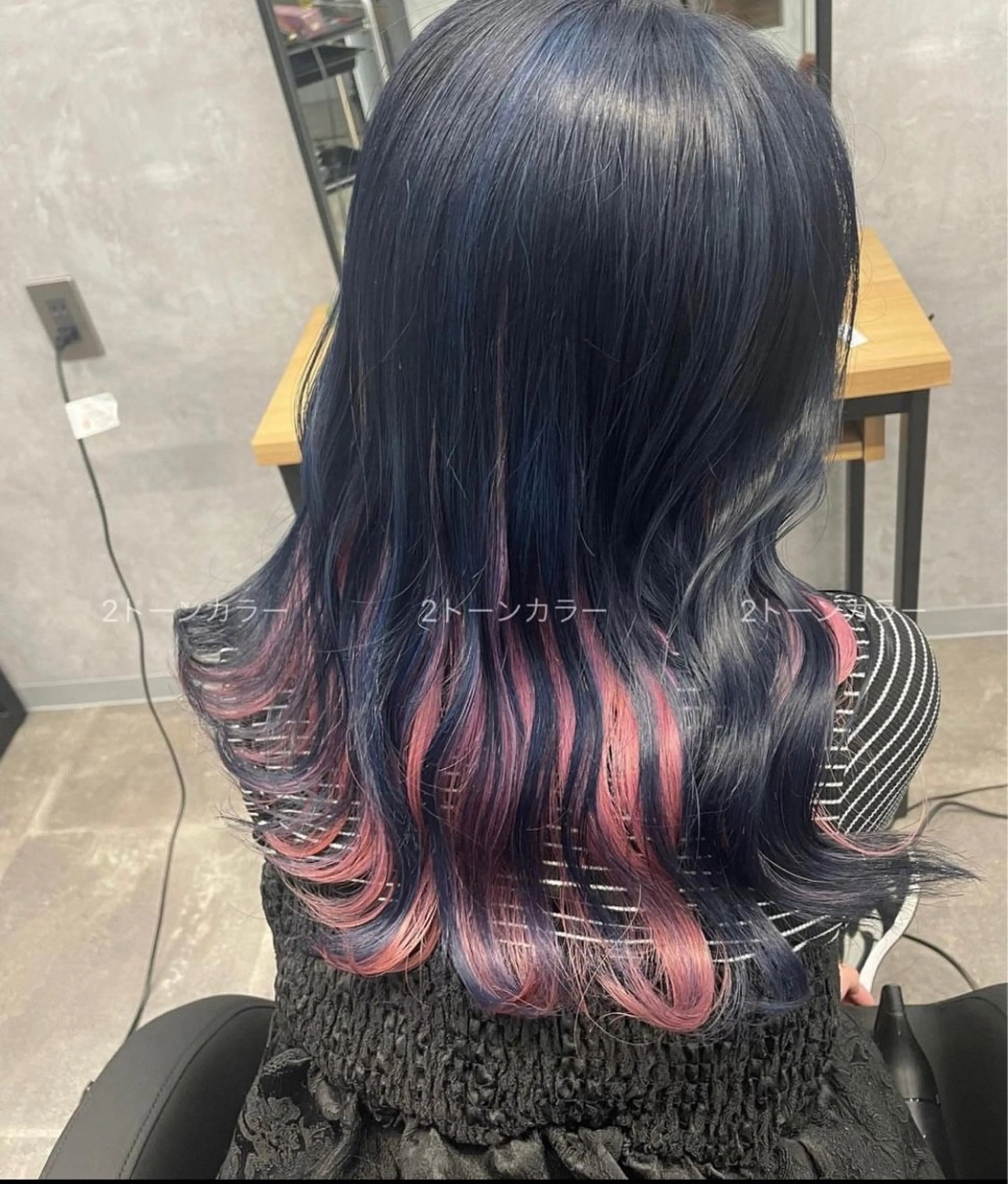 セミロング カラー ピンクカラー カット ヘアカラー 熊谷 有紗のヘアスタイル