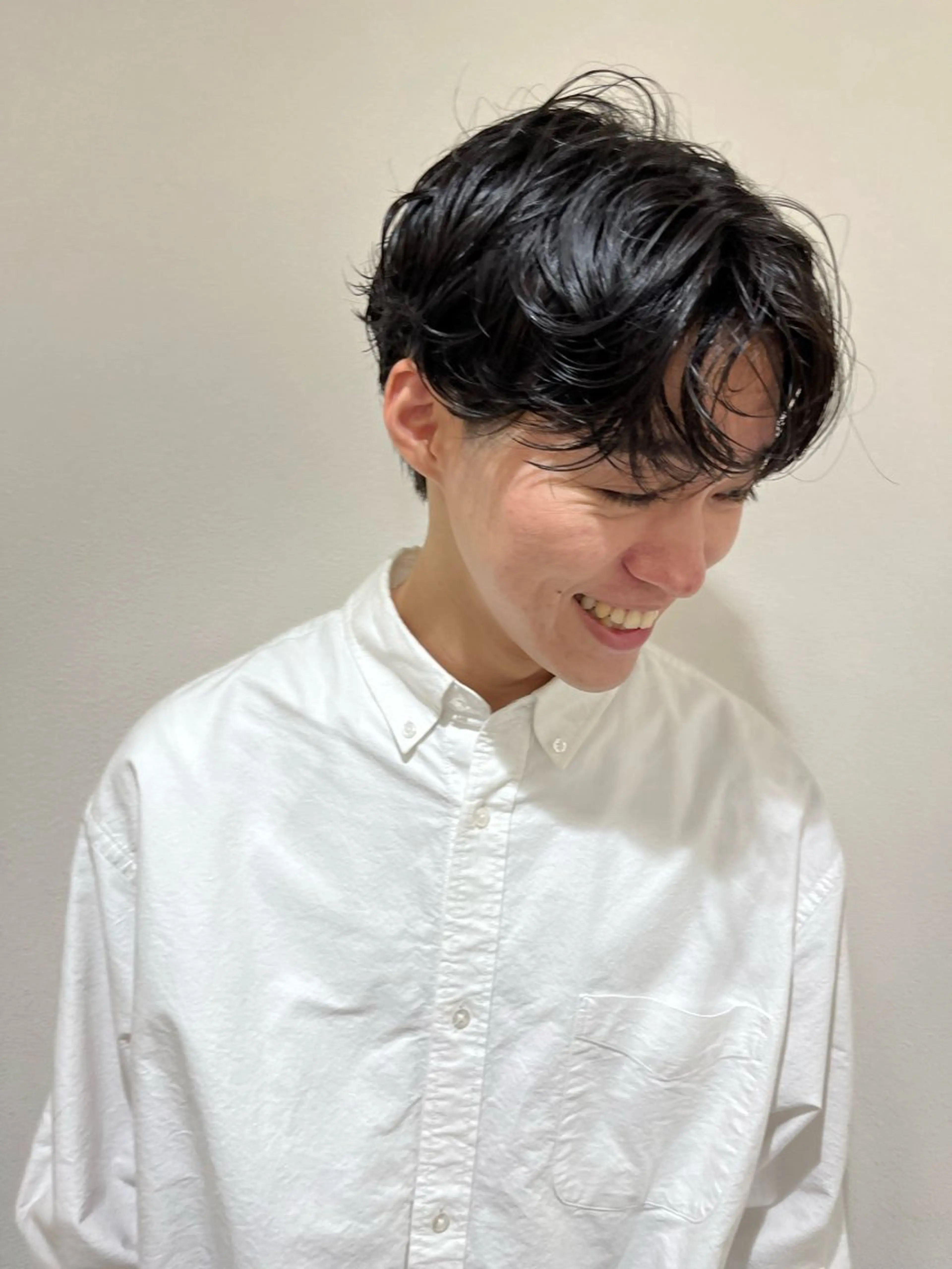 ショート パーマ メンズ メンズパーマ 波巻きパーマ メンズハイトーン/栄 /イトウタケルのヘアスタイル
