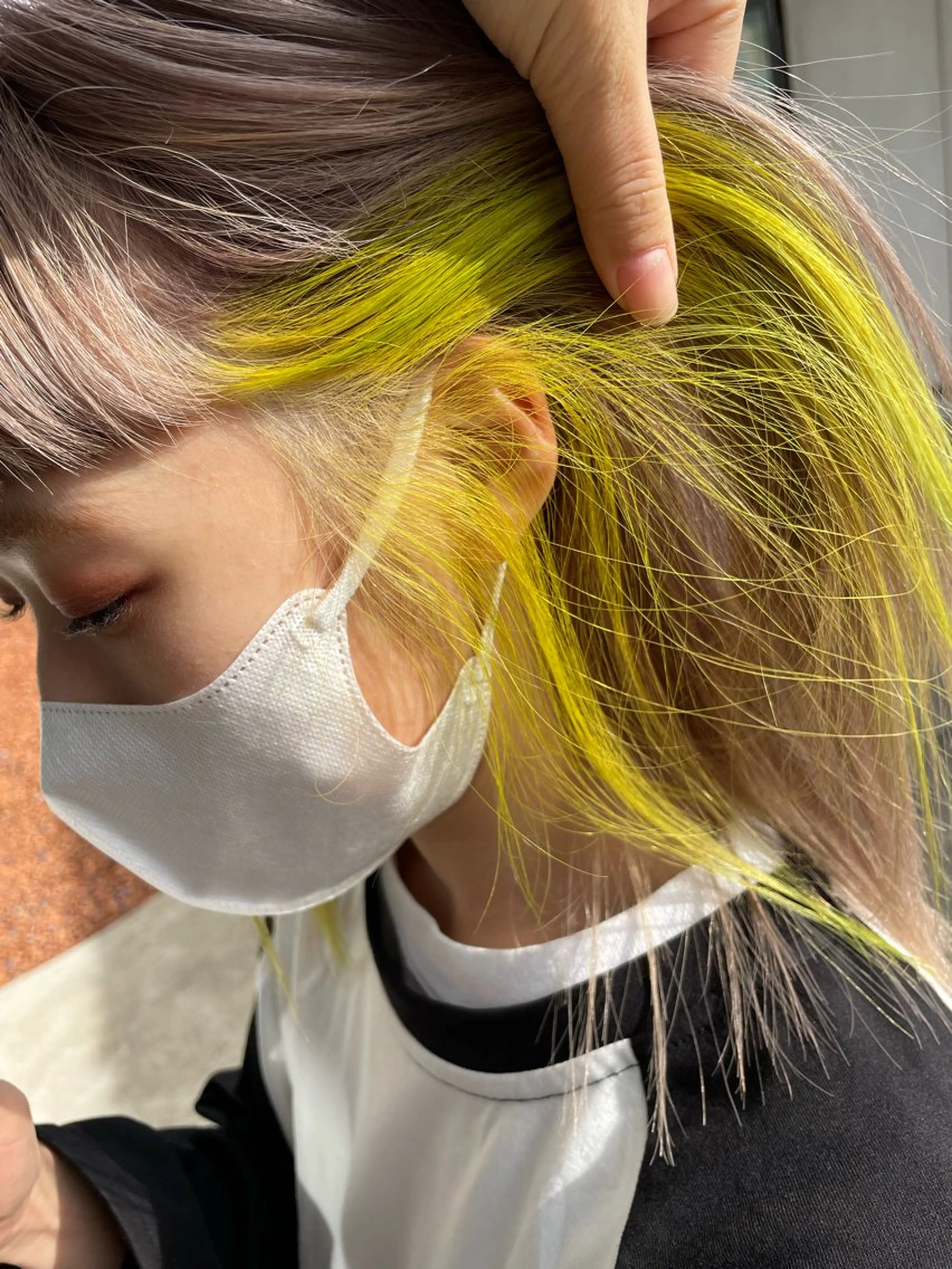 カラー ベージュカラー ブリーチ インナーカラー ミルクティーベージュ イエローカラー MINDS LINO Reinaのヘアスタイル