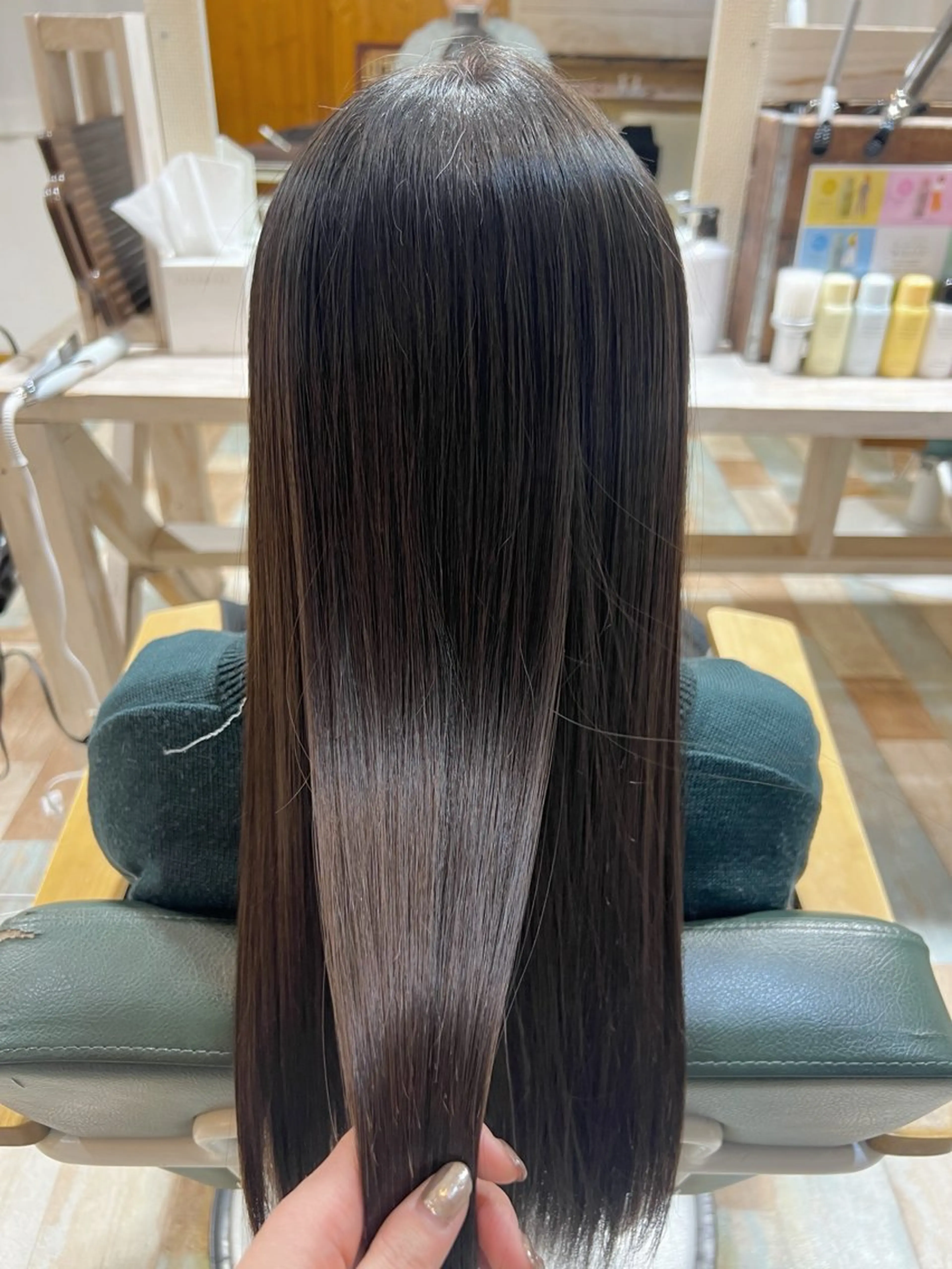 ロング ボブ 顔周りカット ハイライト 縮毛矯正 トリートメント KANA/ボブ/ インナーカラー/艶髪のヘアスタイル