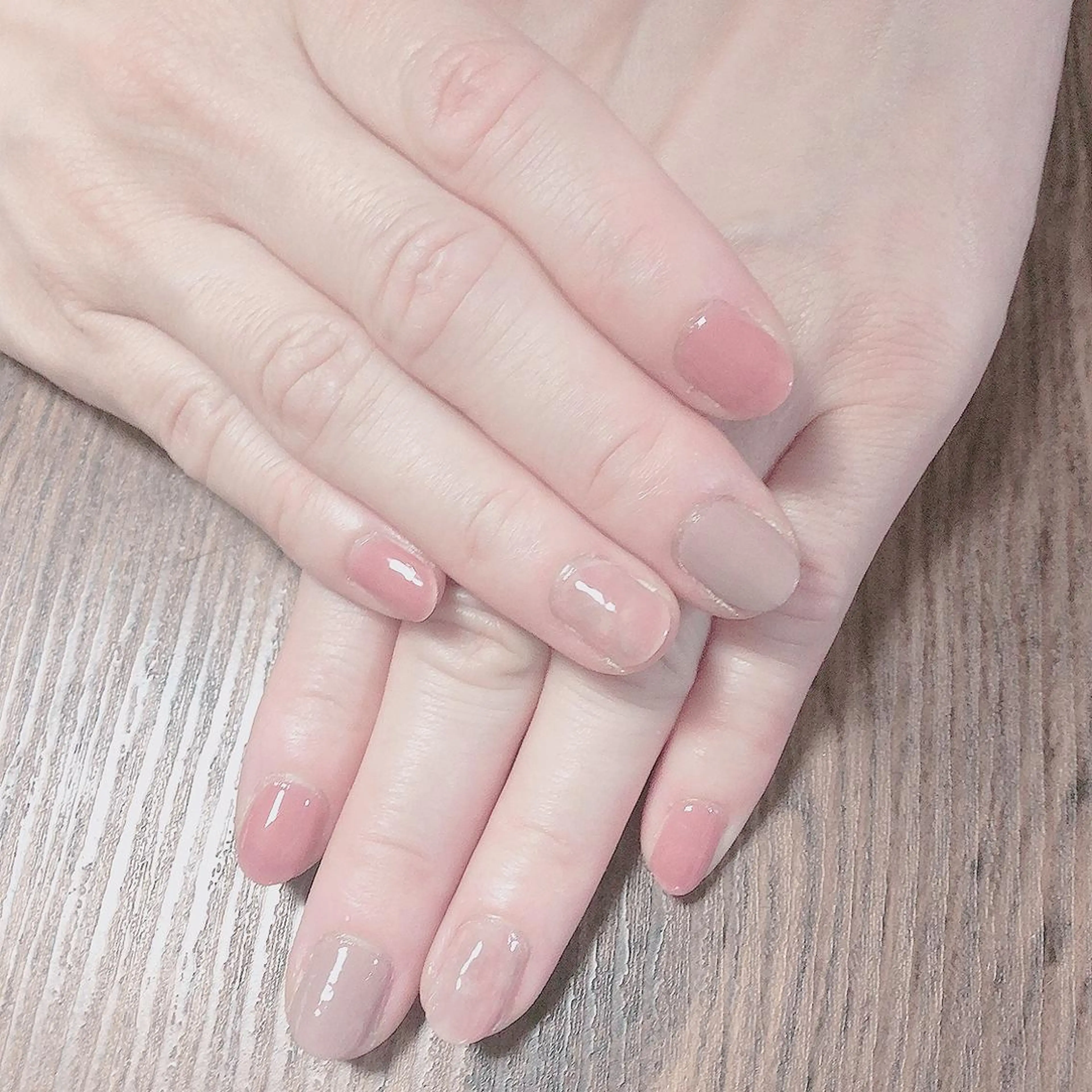 ネイル ニュアンスネイル シンプルネイル 結城 怜菜のネイルデザイン