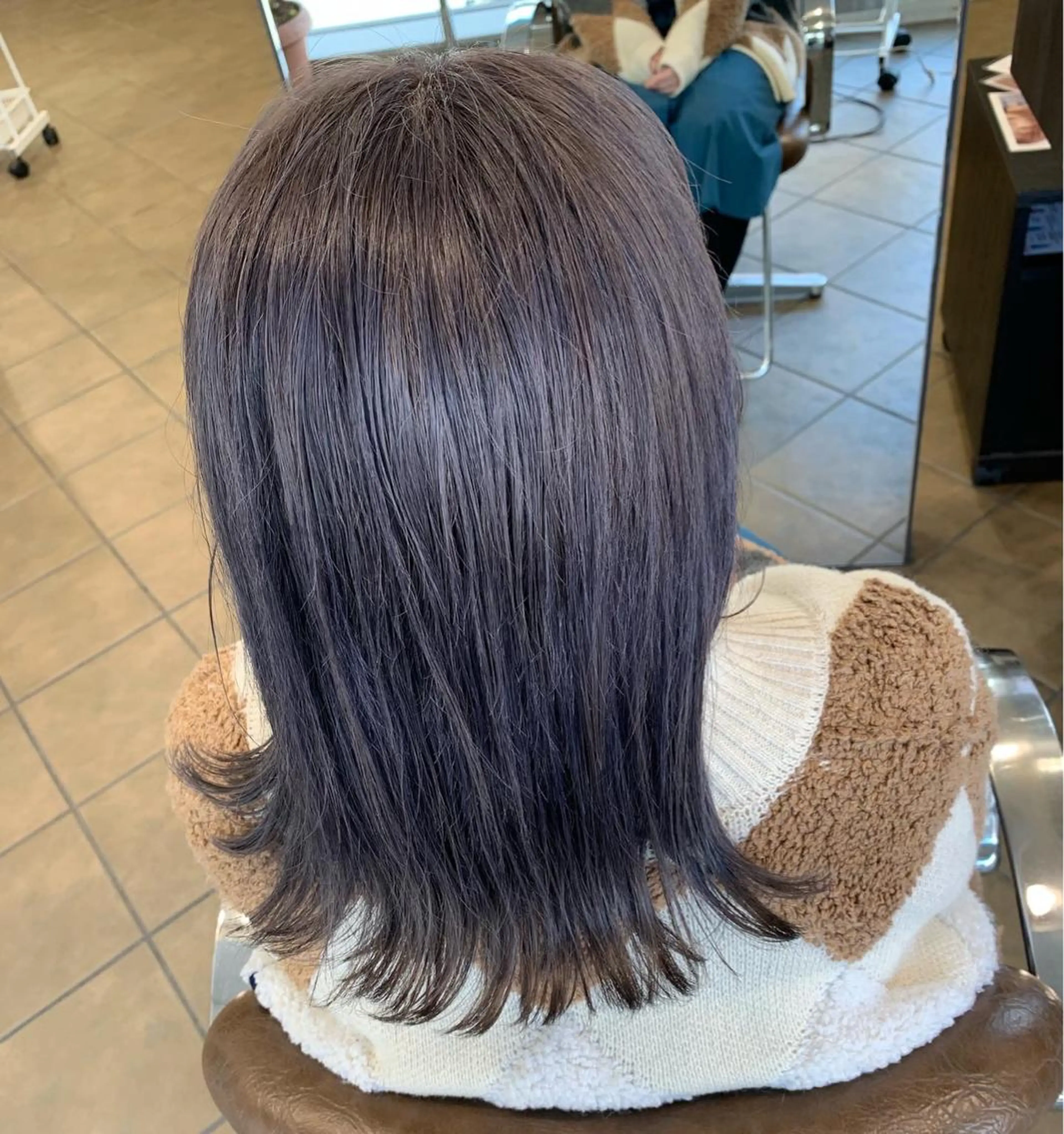 セミロング カラー ブリーチ 透明感カラー ヘアカラー Ripps長居所属・メテオ ／ヘアカラー 西川菜実のヘアスタイル