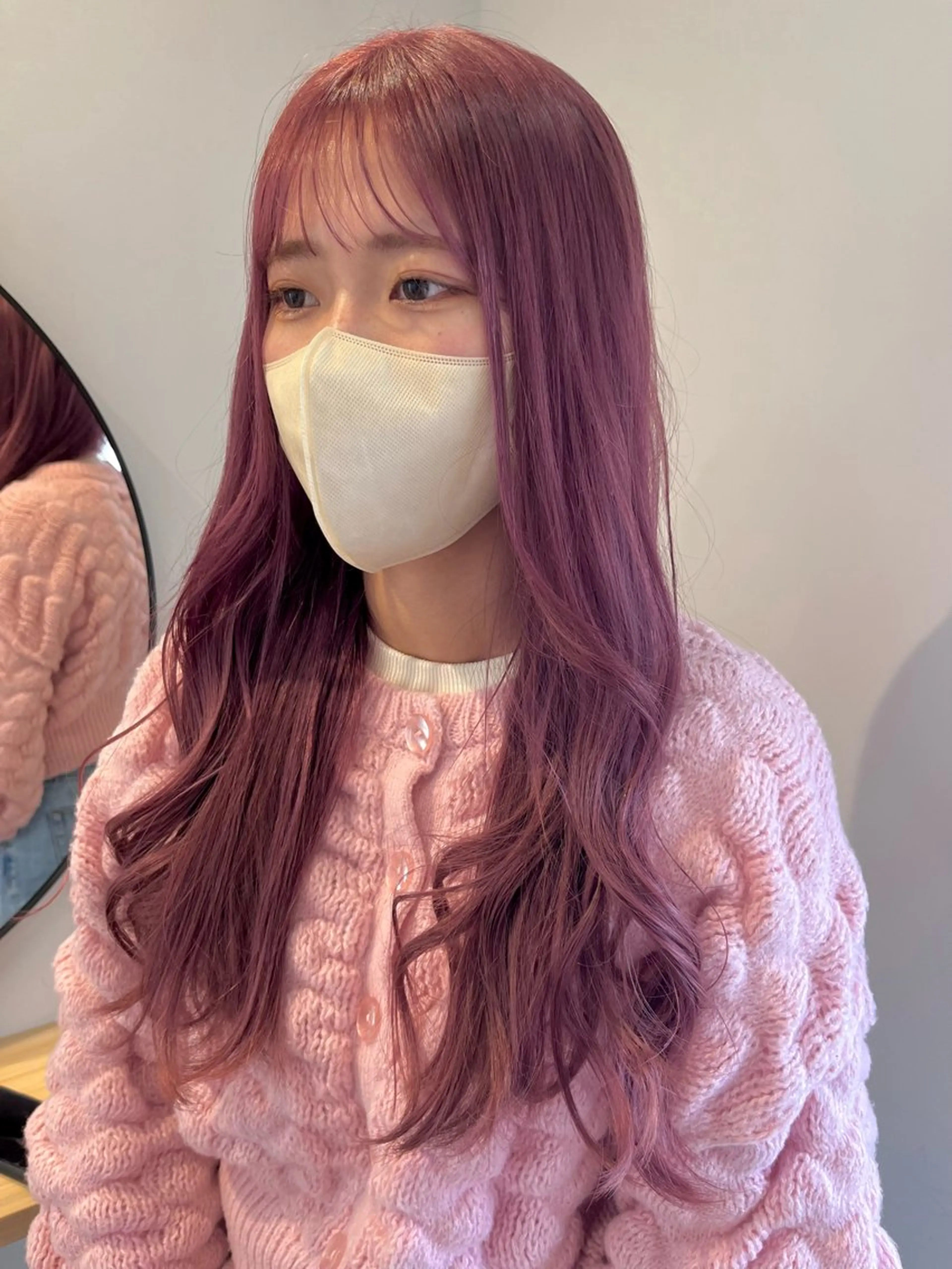 ロング カラー ベージュカラー ブリーチ ケアブリーチ ピンクカラー ピンクベージュ ヘアカラー トリートメント ブリーチなしカラー レイヤーカットのヘアスタイル