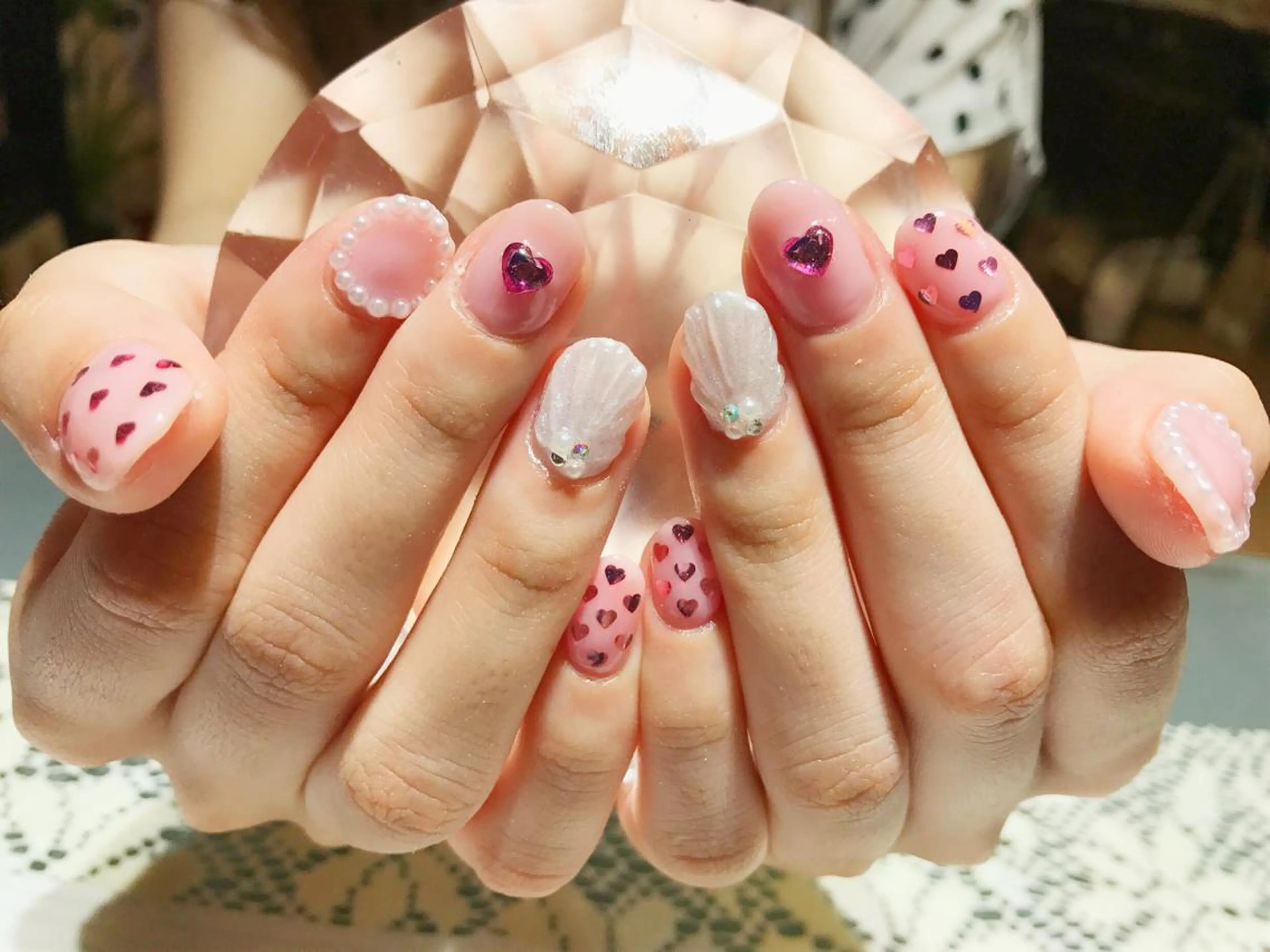 ネイル ジェルネイル ストーンネイル YUN 💅のネイルデザイン