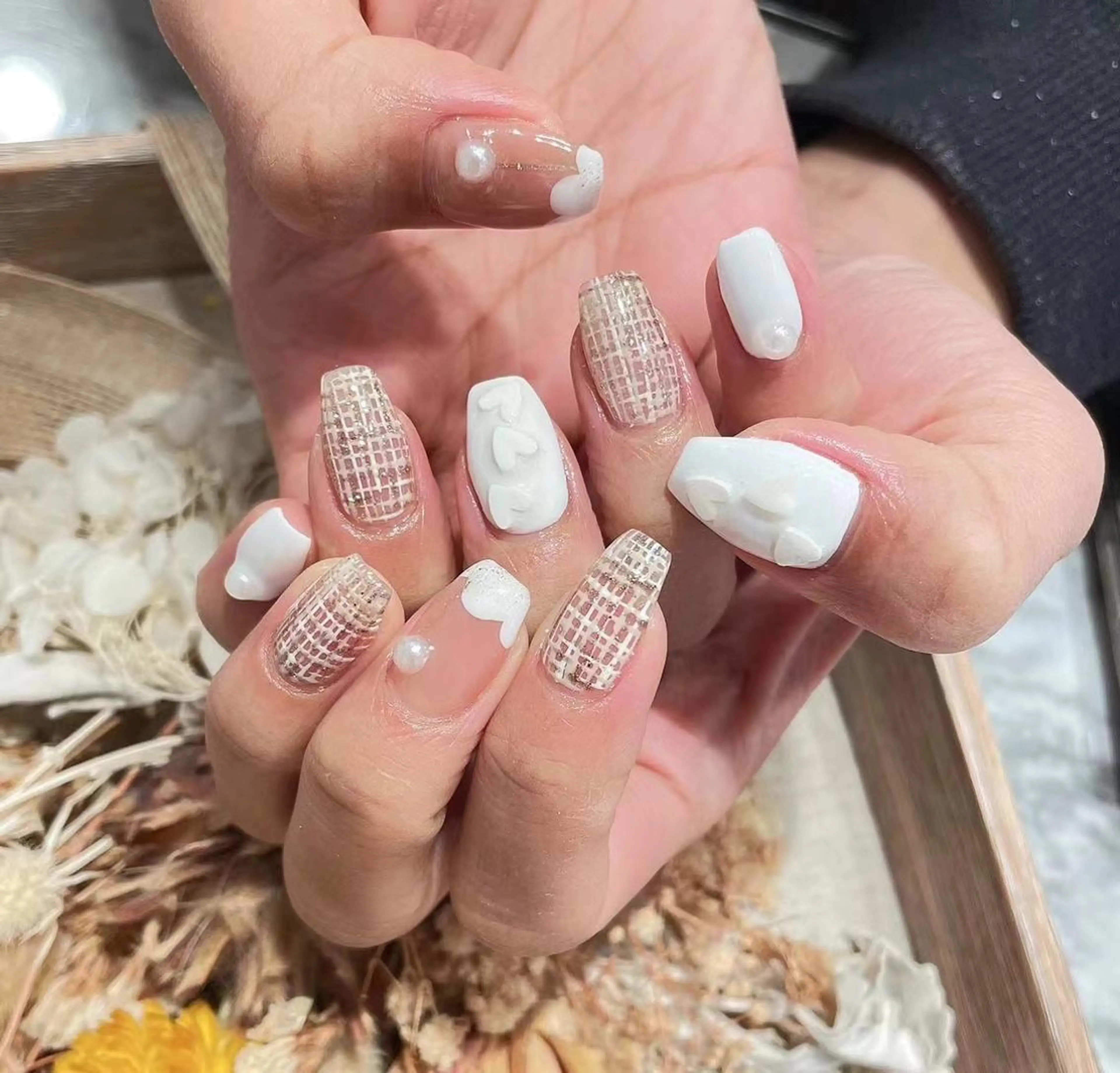 ネイル フレンチネイル ハート ホワイト Babarla Nailのネイルデザイン