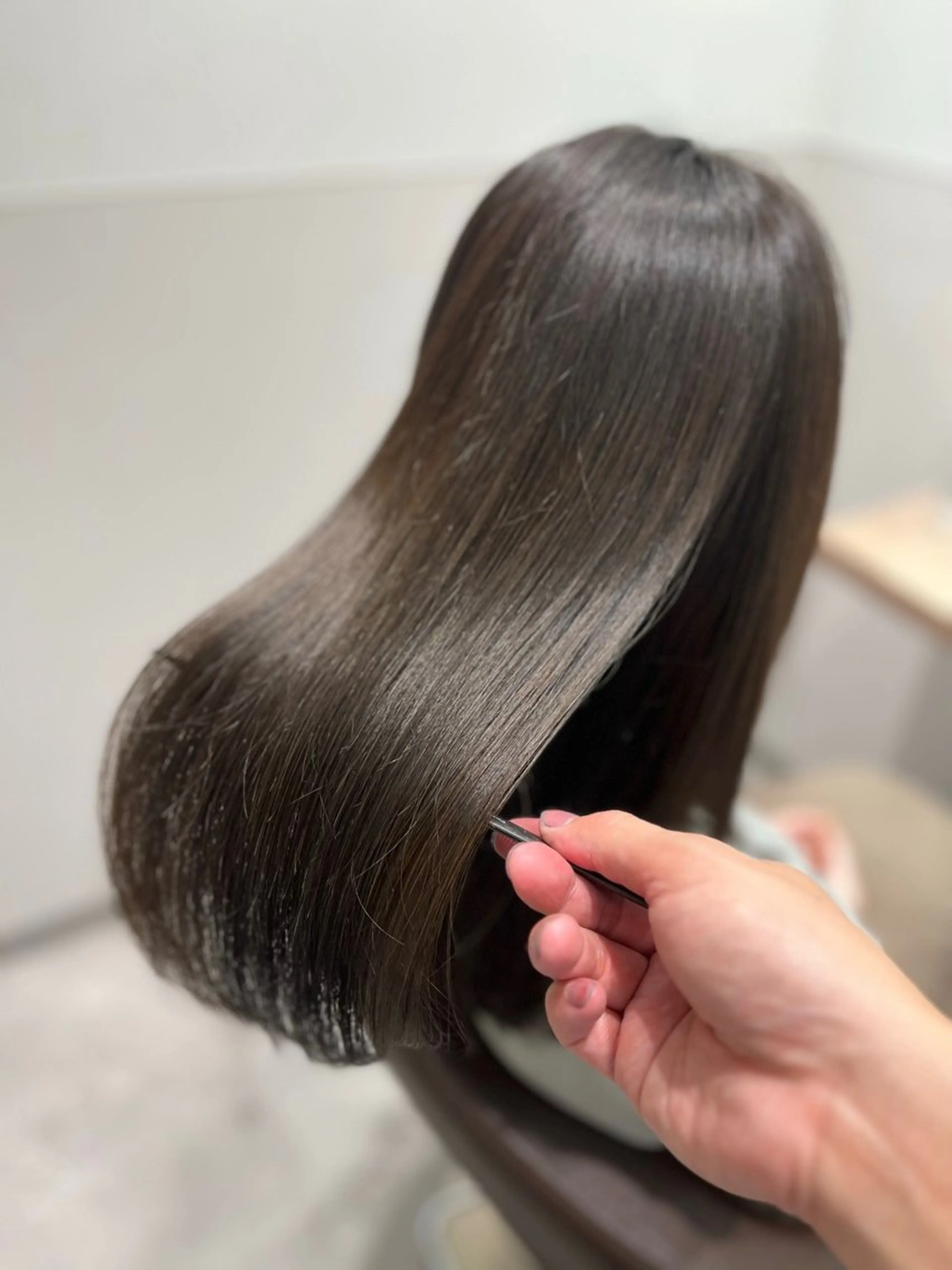 セミロング カラー グレージュ カット ヘアカラー トリートメント SALOWIN神戸三宮店所属・【美髪を叶える】中谷 彰宏（アキ)のヘアスタイル