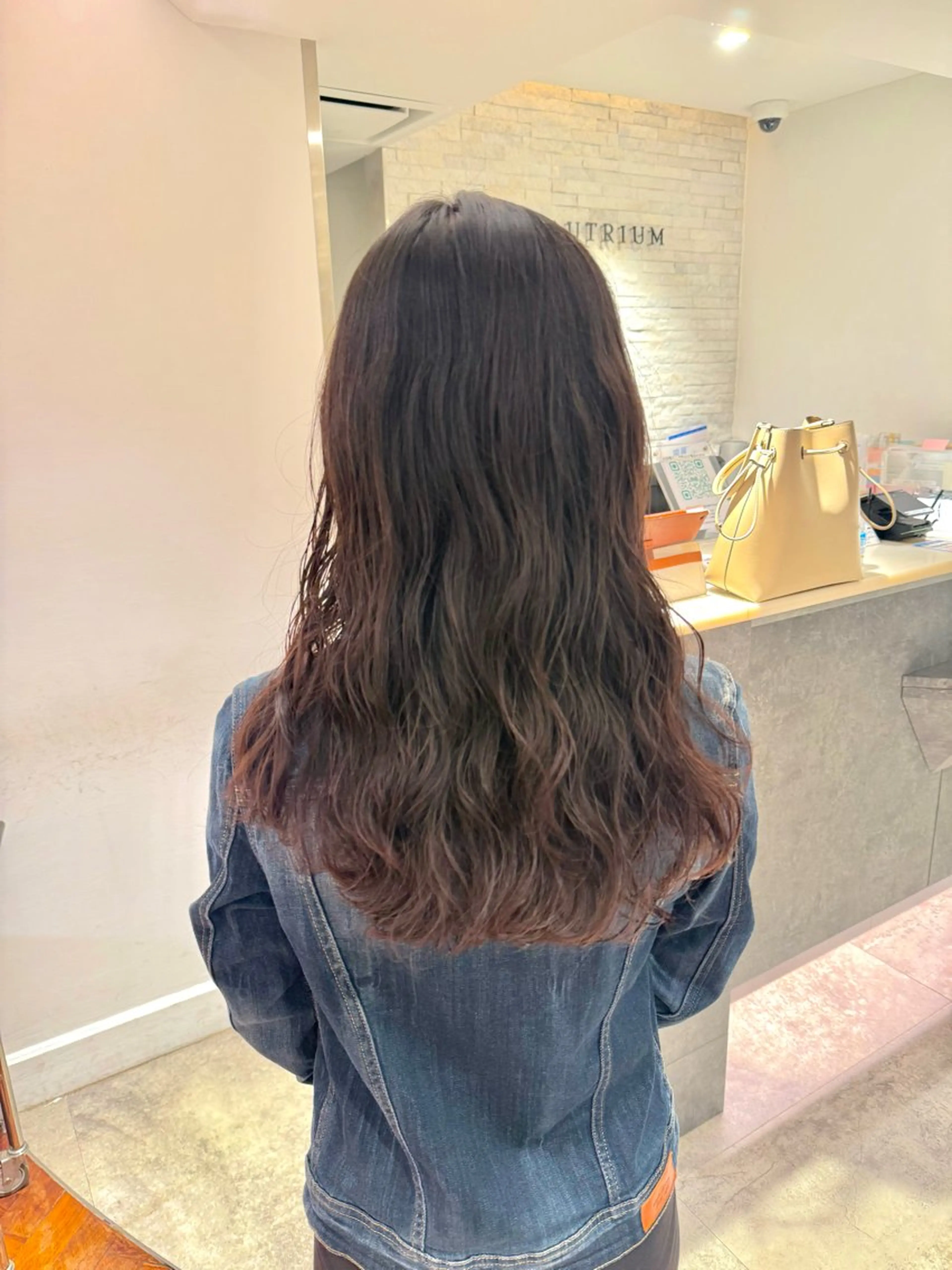 〈🌀限定価格🌀〉調整カット＋コテ巻き風ウェーブパーマ💗（4stepトリートメント付き）の写真