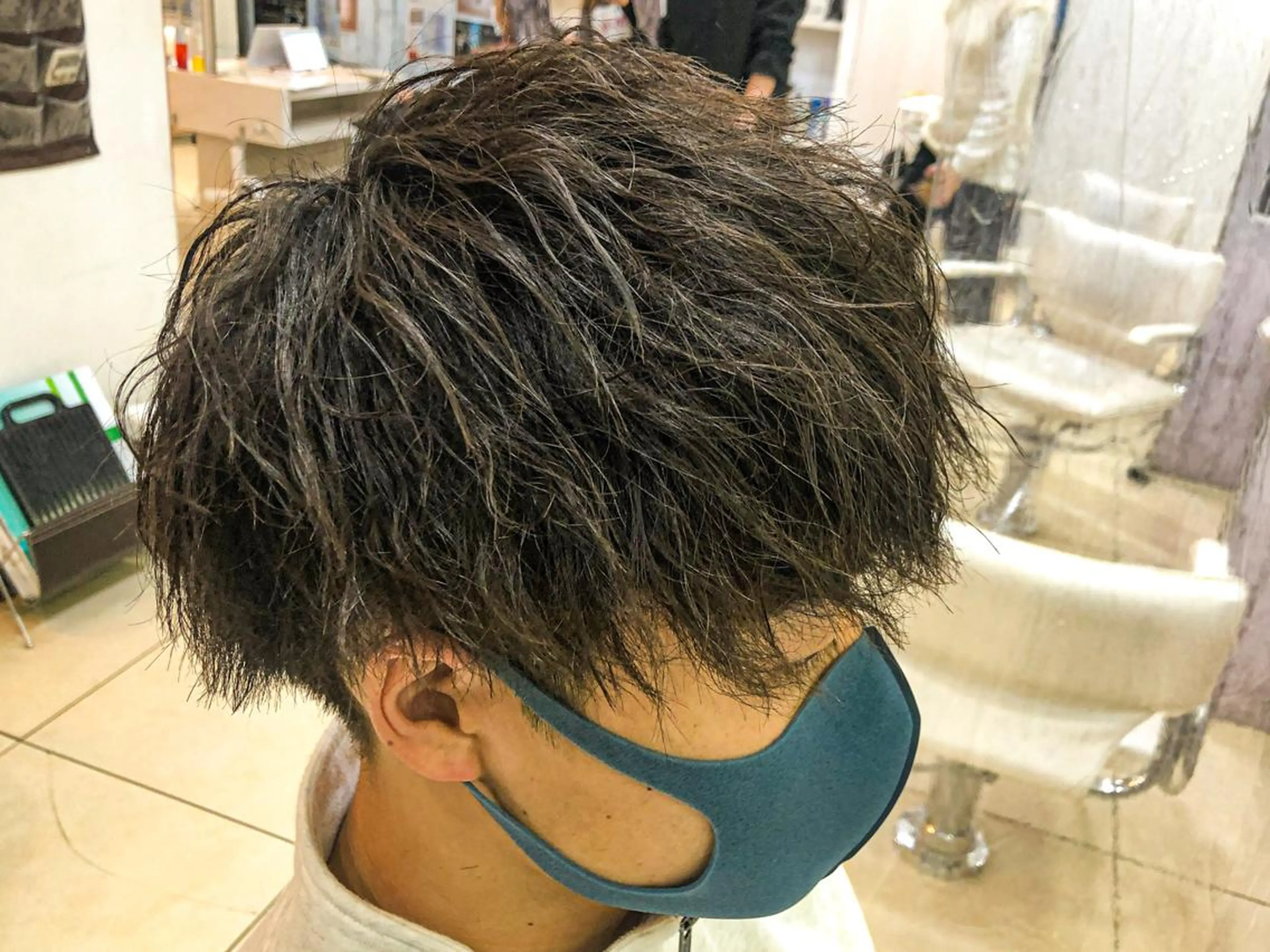 ミディアム パーマ メンズ マッシュ カット パーマ カルマ・ニュアンス パーマ　須田龍世のヘアスタイル