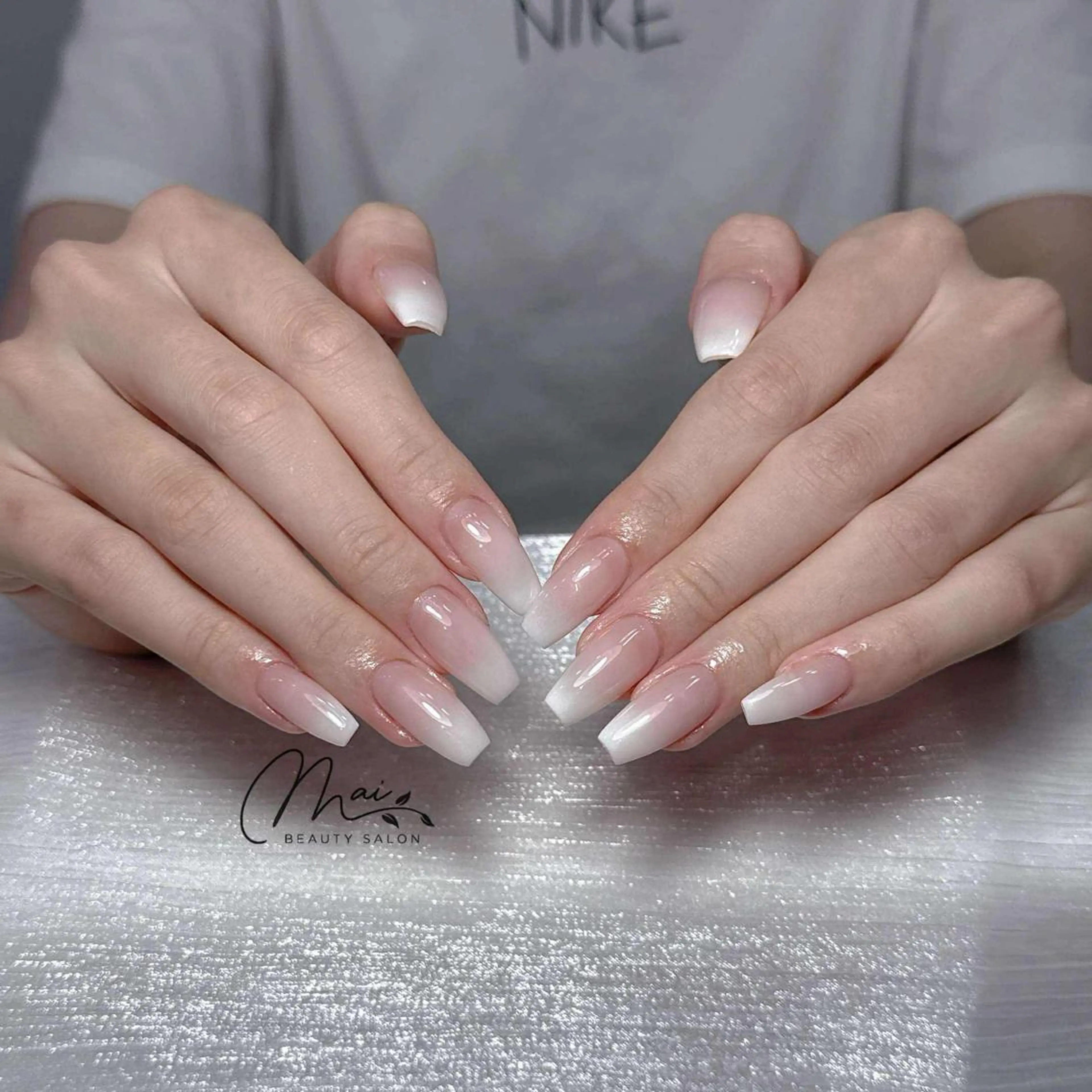 ネイル アニマル柄 ボルドー ジェルネイル ニュアンスネイル パラジェル MaiBeauty HaNaのネイルデザイン