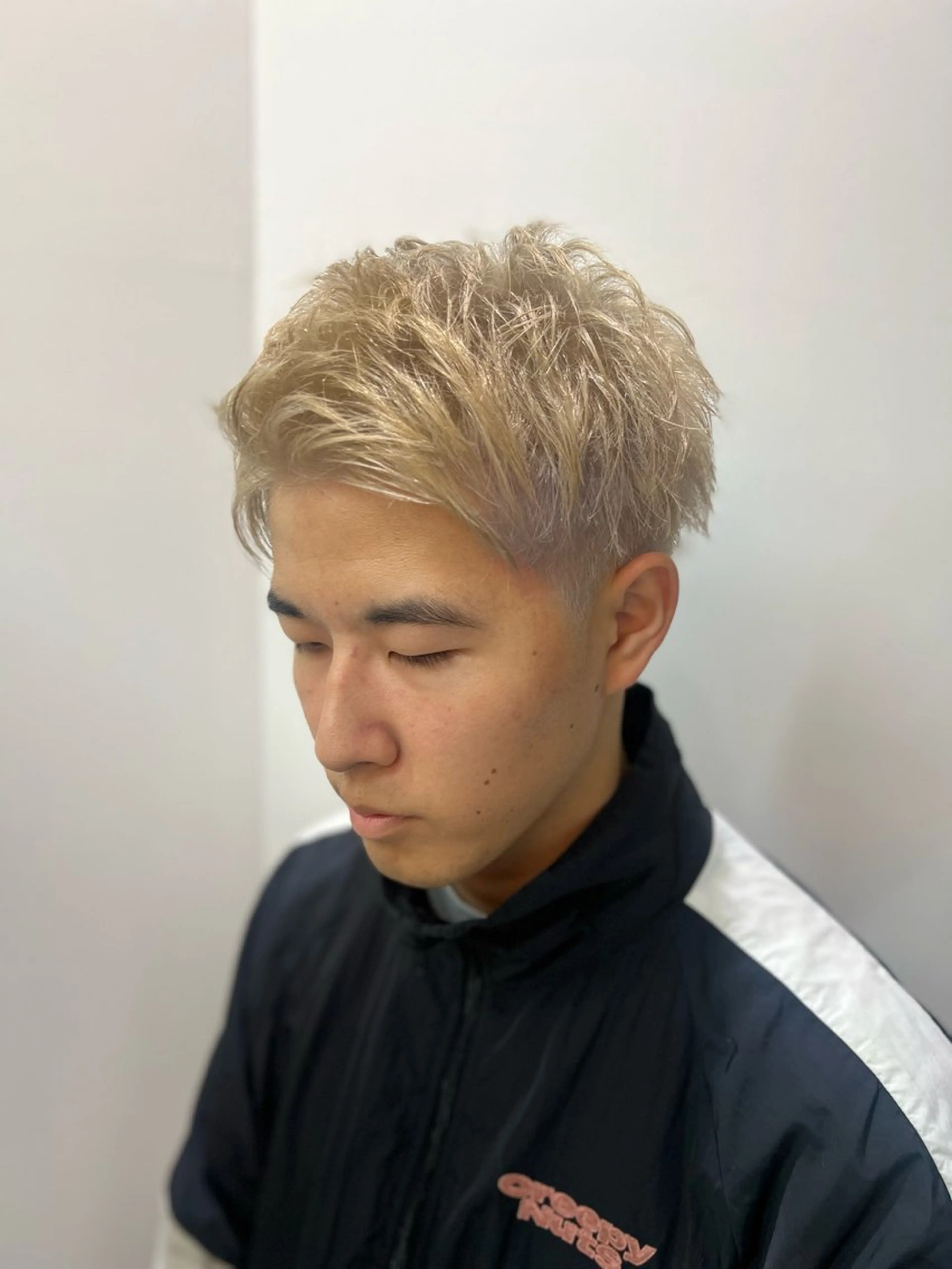 カラー メンズ ダブルカラー寒色系 ボリューム改善ハヤトのヘアスタイル