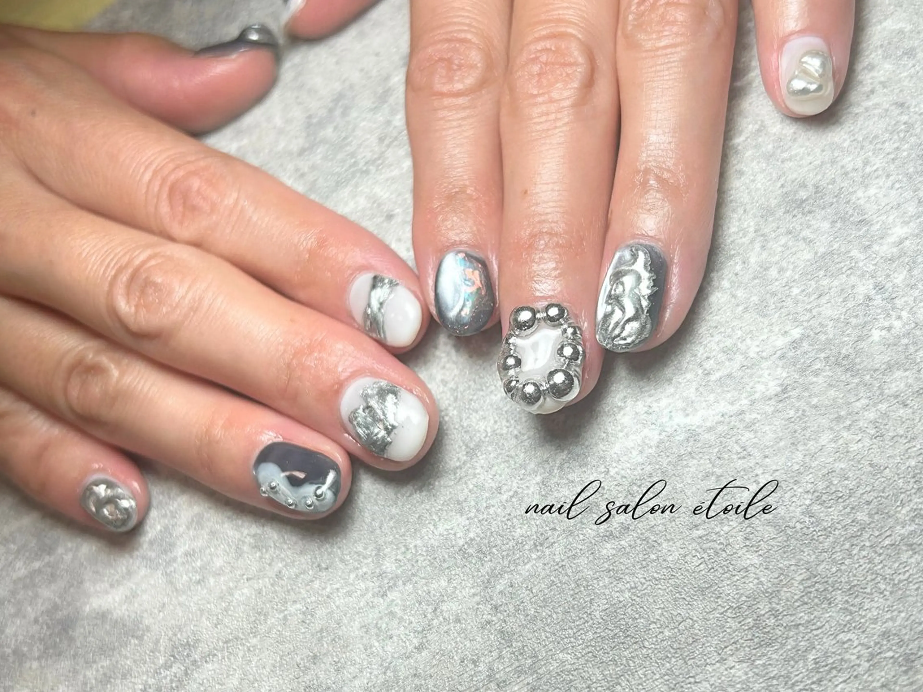 ネイル アートネイル 持ち込み ニュアンスネイル シルバー ハンドネイル nail salon étoileのネイルデザイン