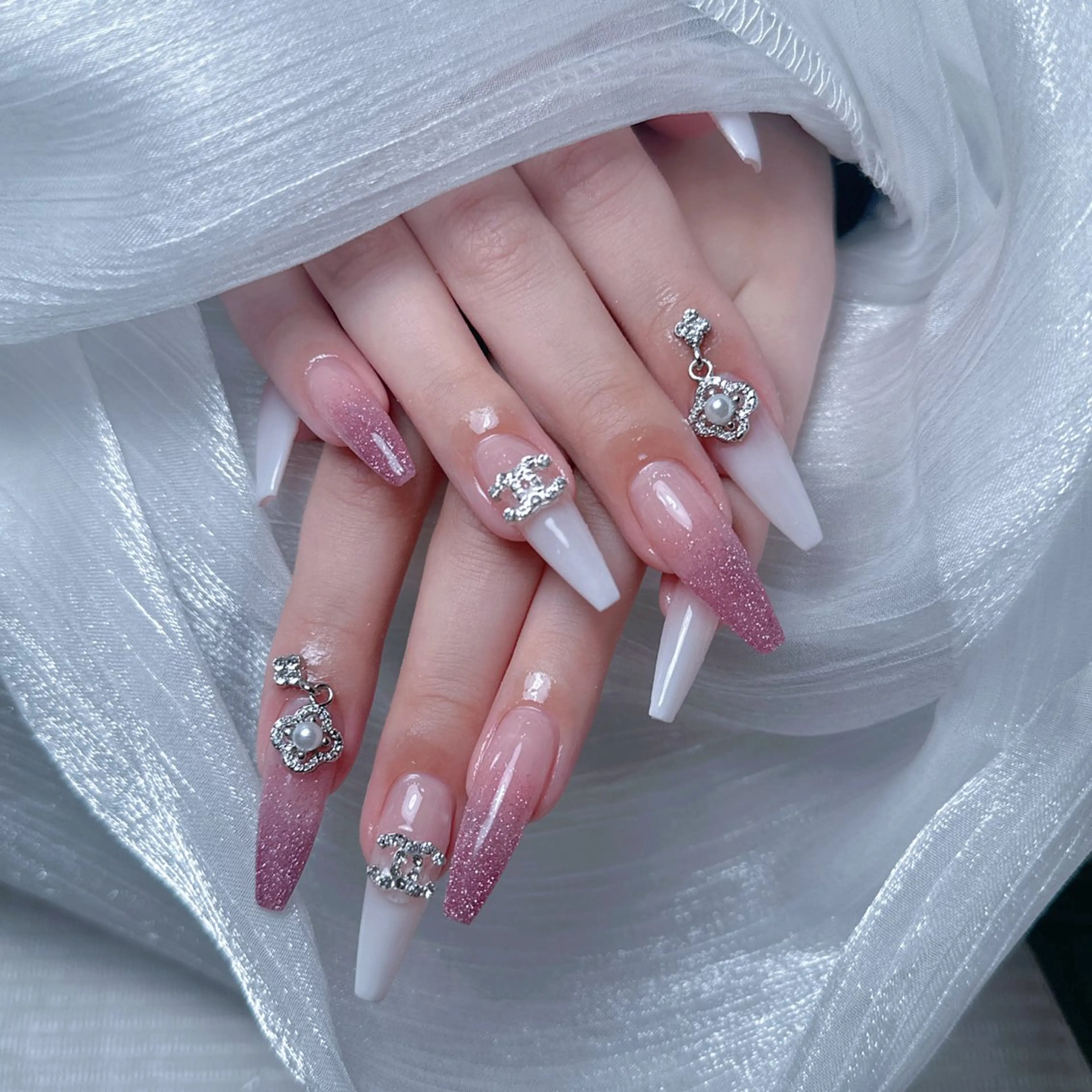 ネイル ハンドネイル ハンドケア ネイル👑クイーンズ NailQueensのネイルデザイン