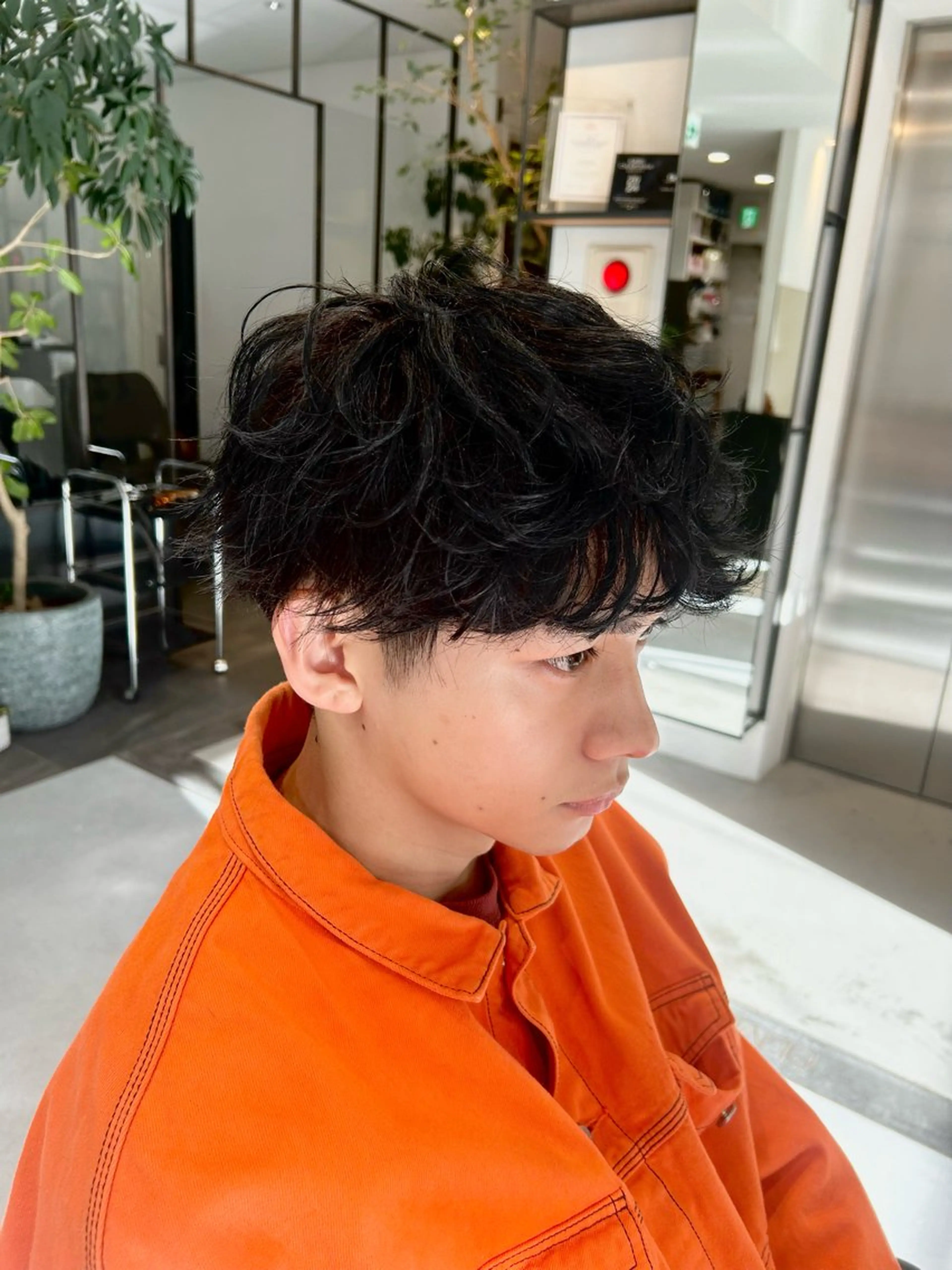 パーマ メンズ ビジネス センターパート フェードカット フェザーパーマ メンズ韓国風 カット パーマ 💈圧倒的かっこいい 💈メンズパーマの匠のヘアスタイル
