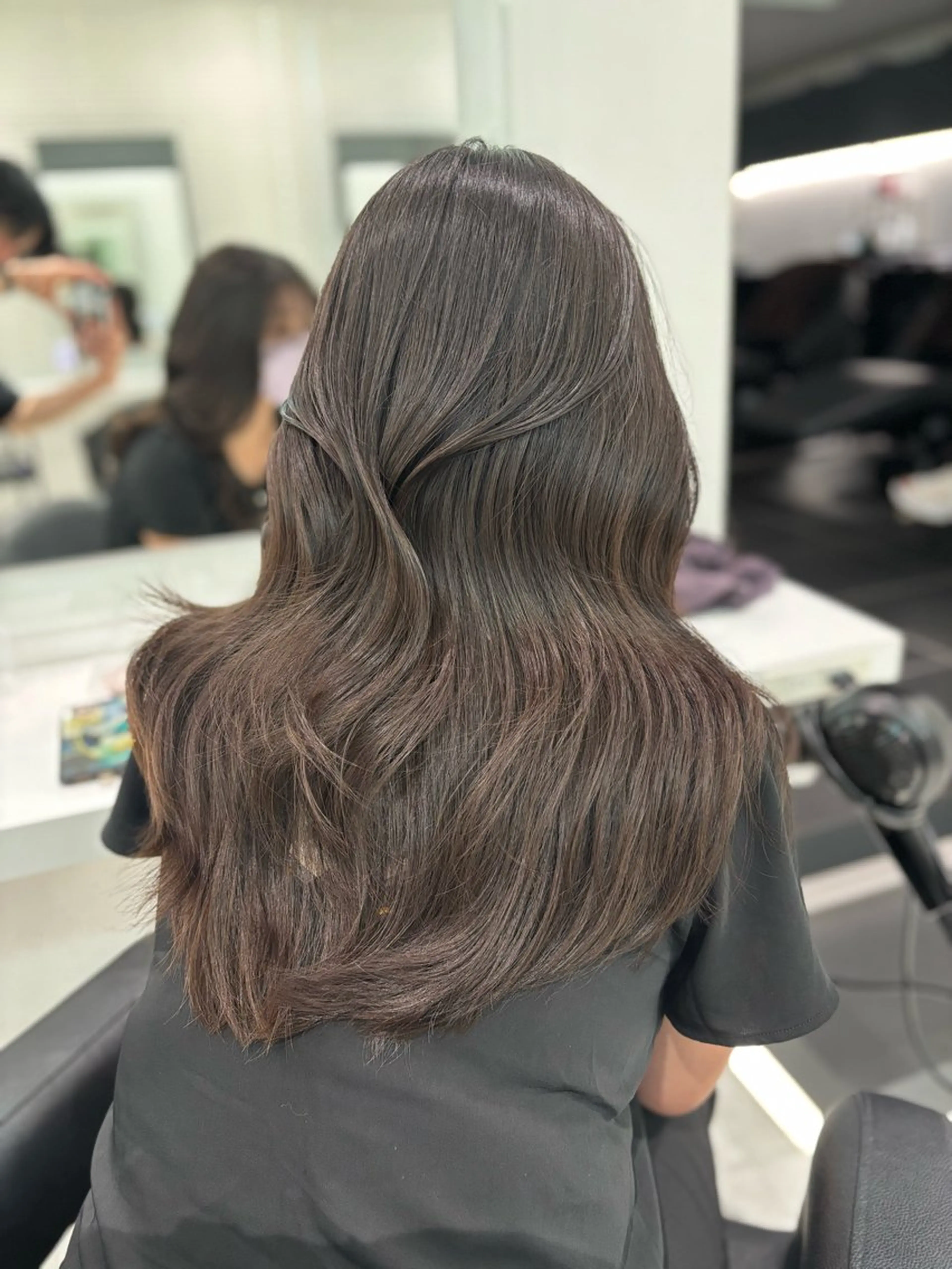 ロング カラー ヘアカラー トリートメント ヘッドスパ ヘアセット 🤍透明感カラー ×縮毛矯正🤍ゆうのヘアスタイル