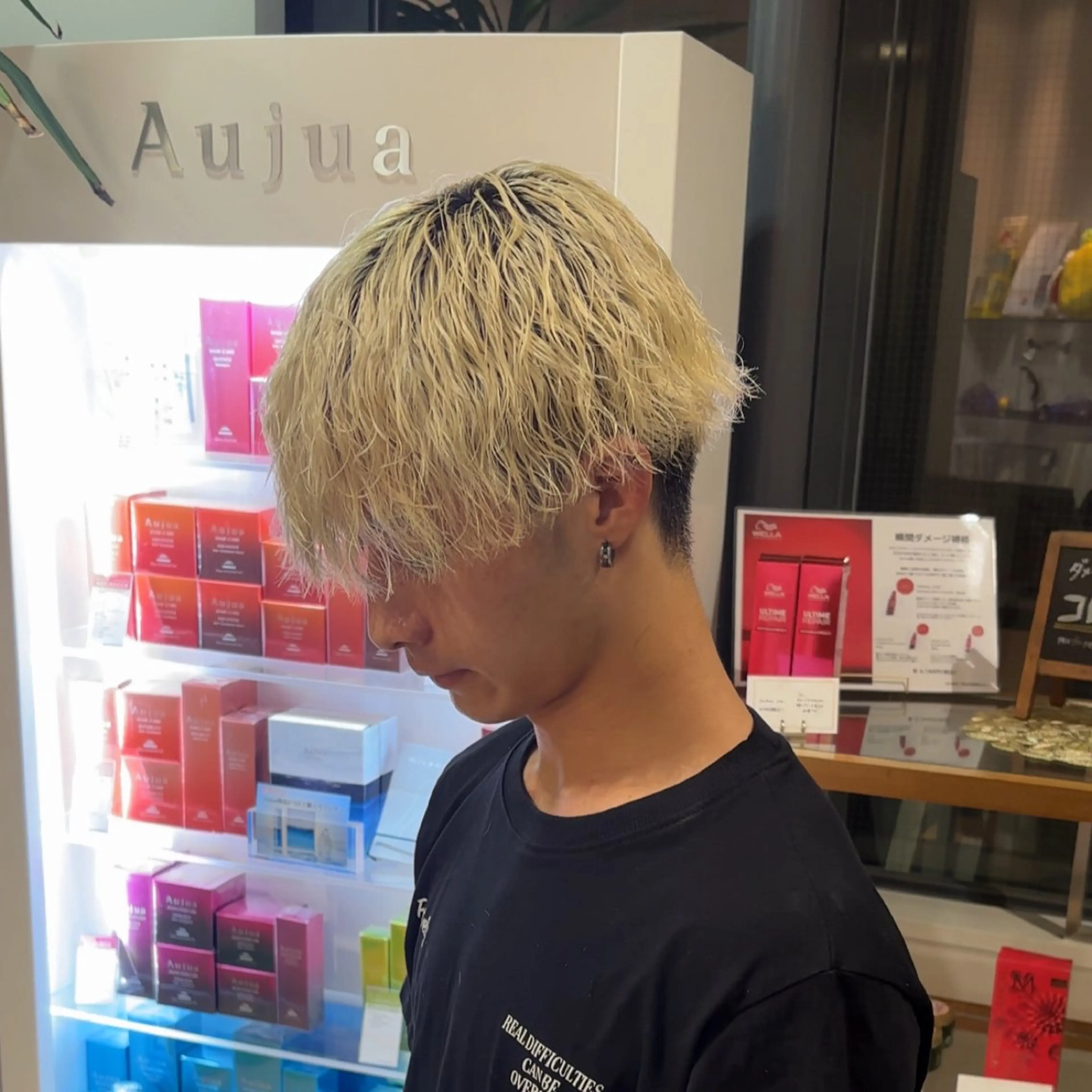 ショート パーマ ケアブリーチカラー ✨️メンズパーマのヘアスタイル